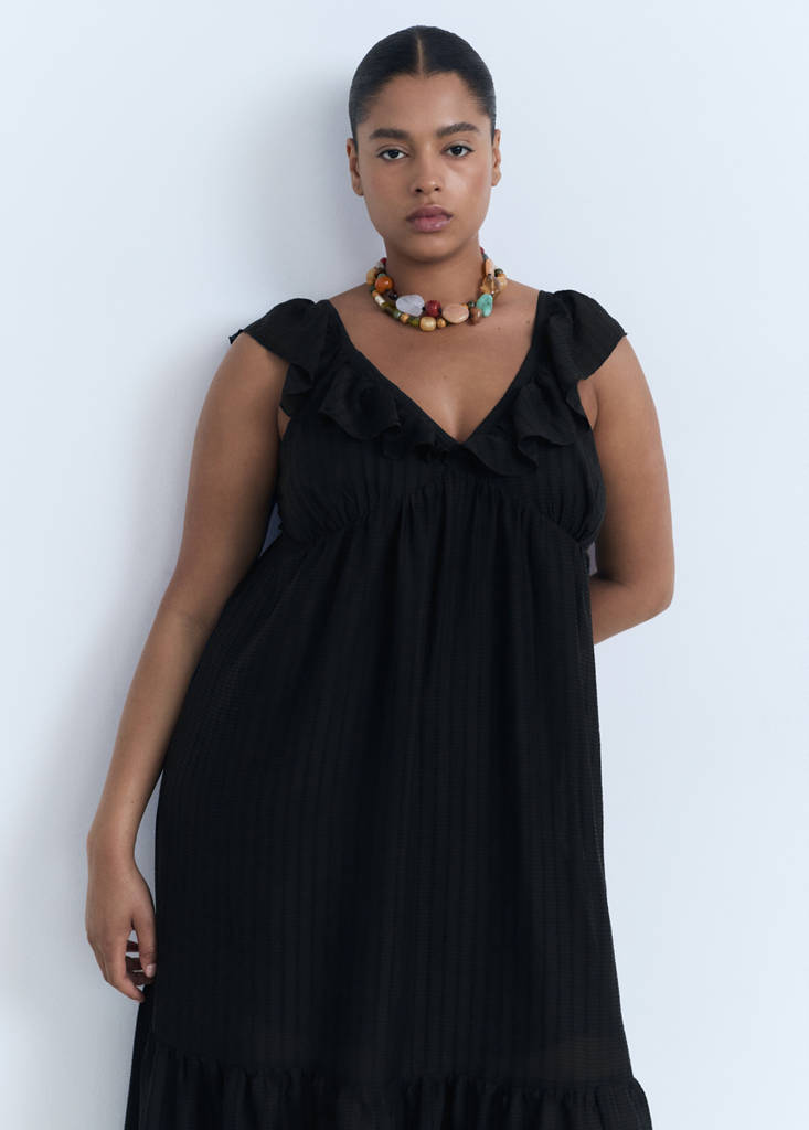 Long dress with ruffle neckline — Black