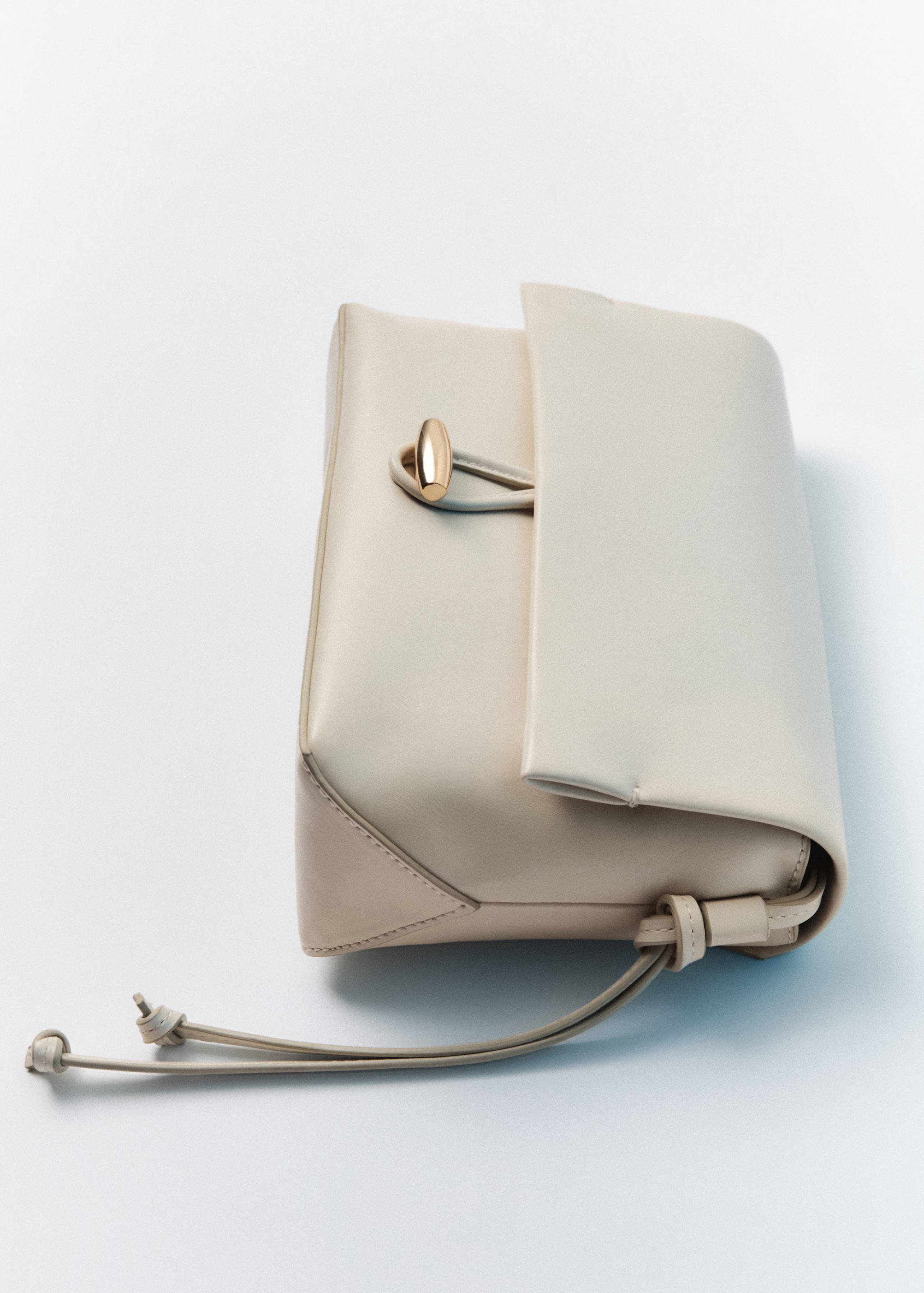 Shoulder bag with strap - Details of the article 5