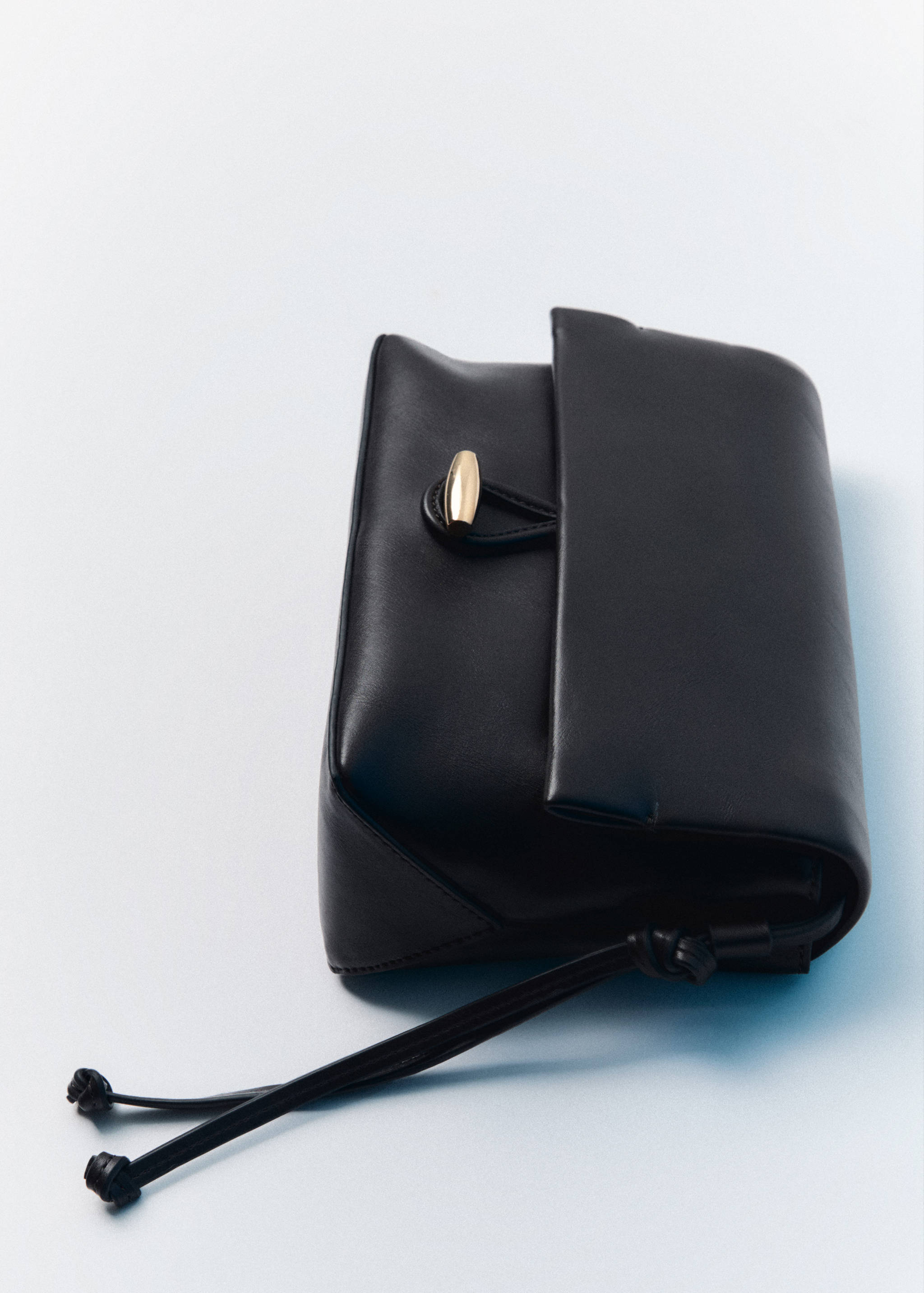 Shoulder bag with strap - Details of the article 5