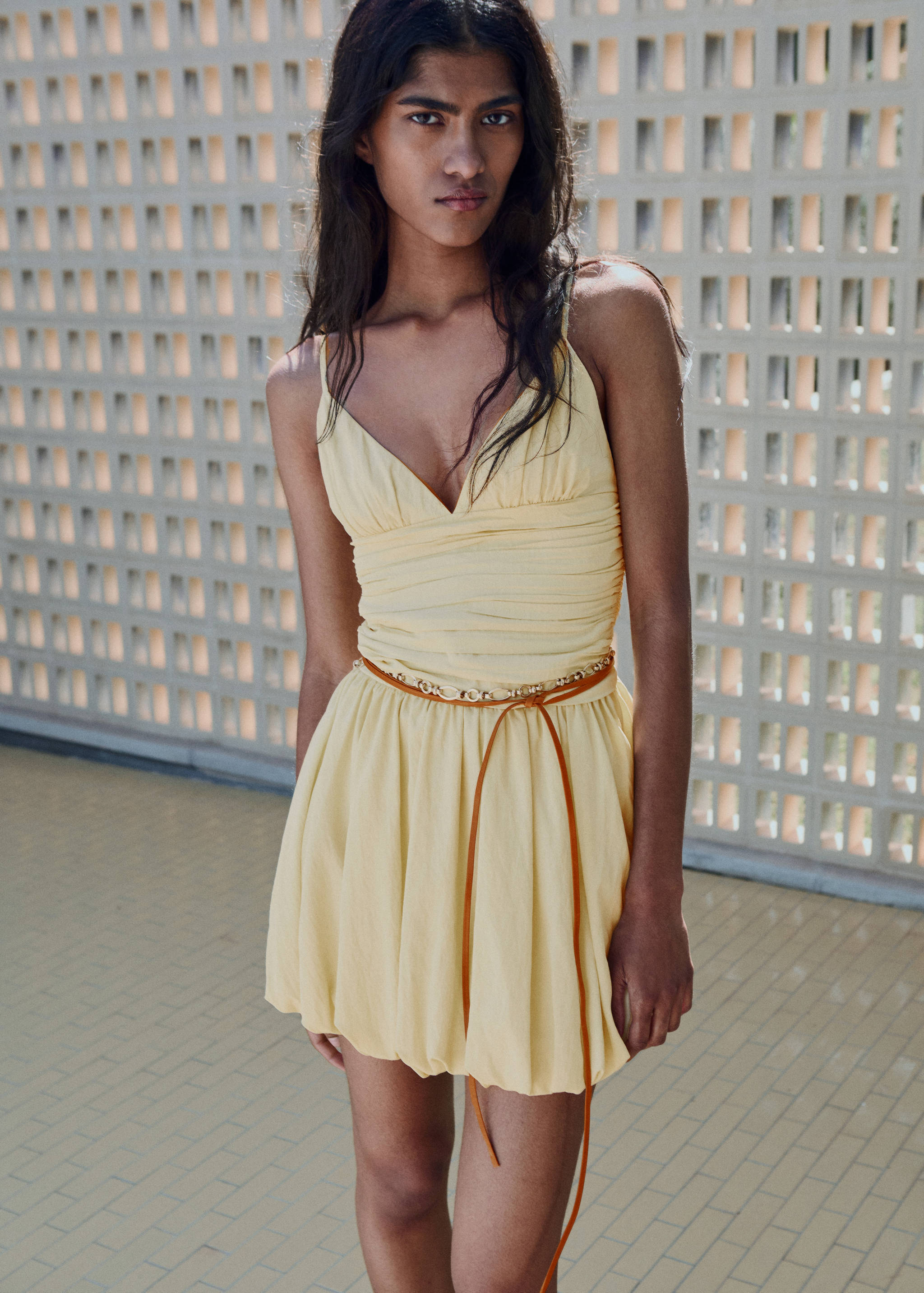 Vestido globo fruncidos - Plano general