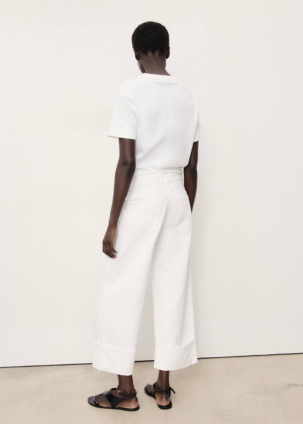 Wide leg cropped jeans with turned-up hem — White