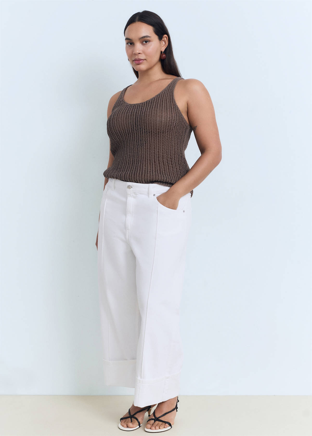 Wide leg cropped jeans with turned-up hem — White