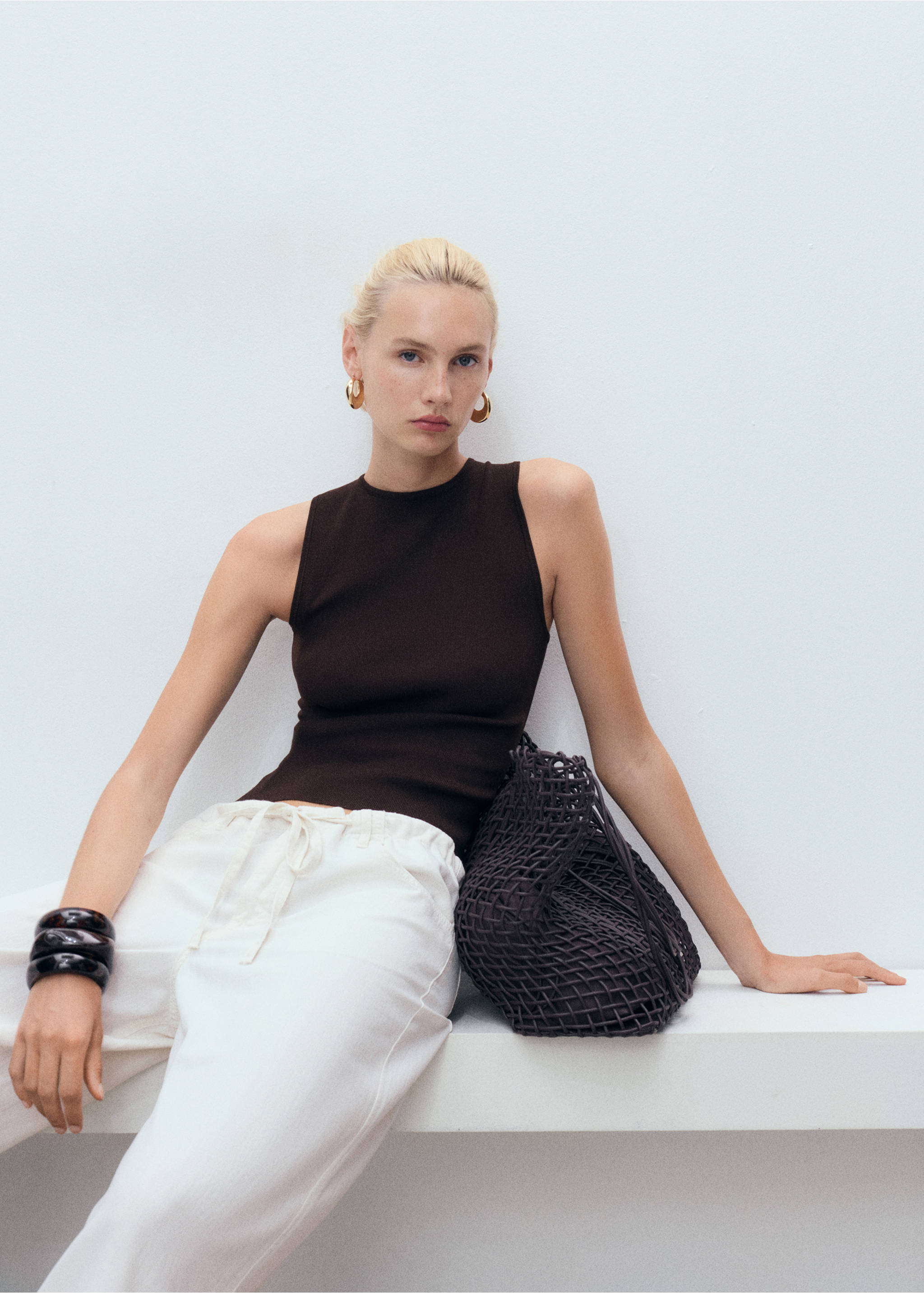 Top punto fino - Detalle del artículo 2, Chocolate. Ref: 17061177-00.