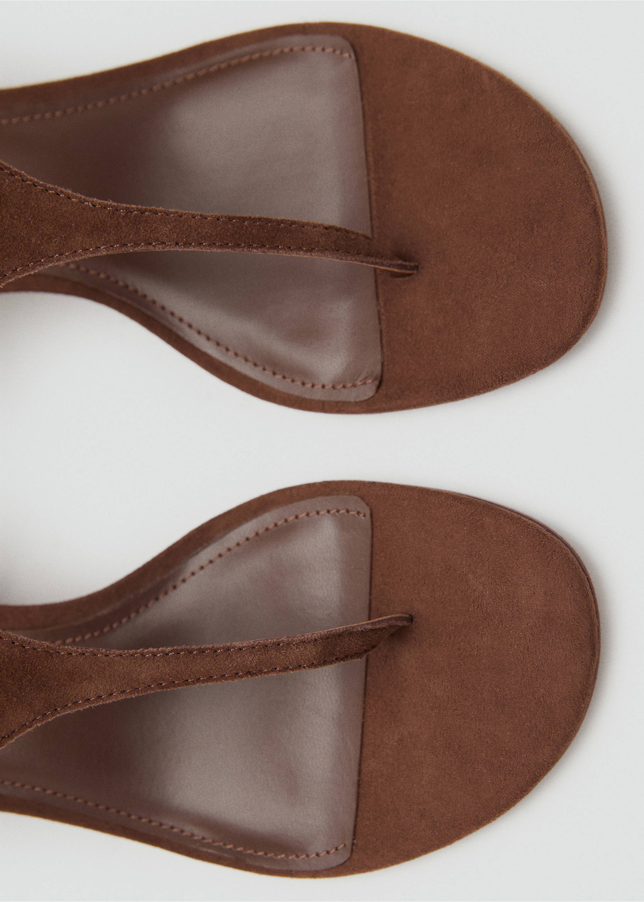 Suede leather heeled sandal - Details of the article 2, Chocolate. Ref: 17061179-00.