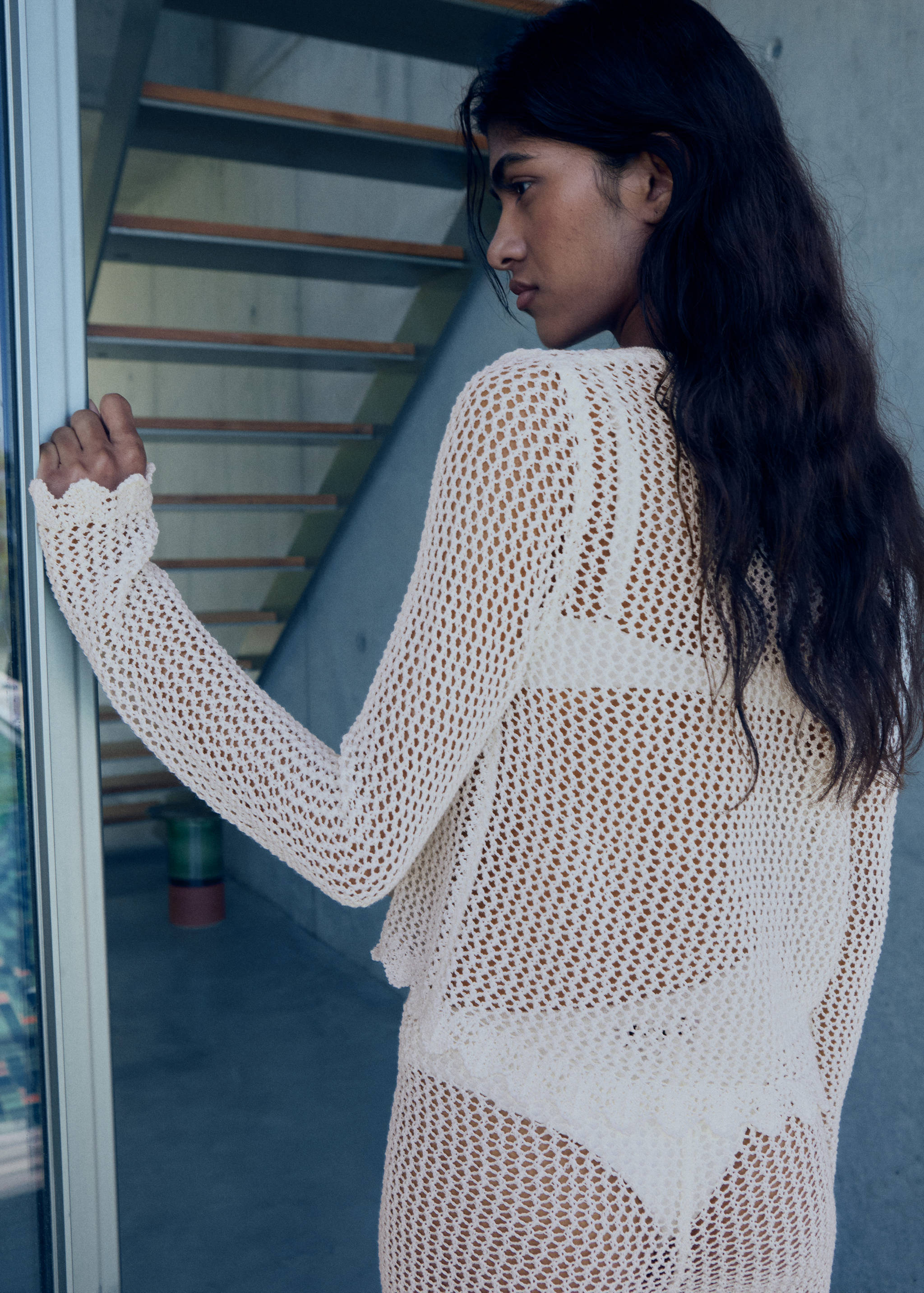 Horgolt kardigán gombos záródással - A cikk hátulja