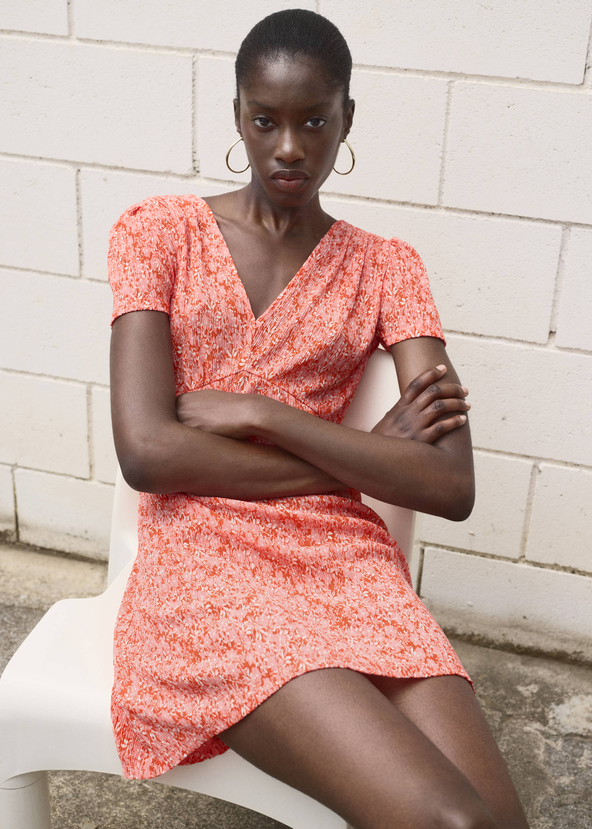 Printed V-neck dress - Details of the article 2