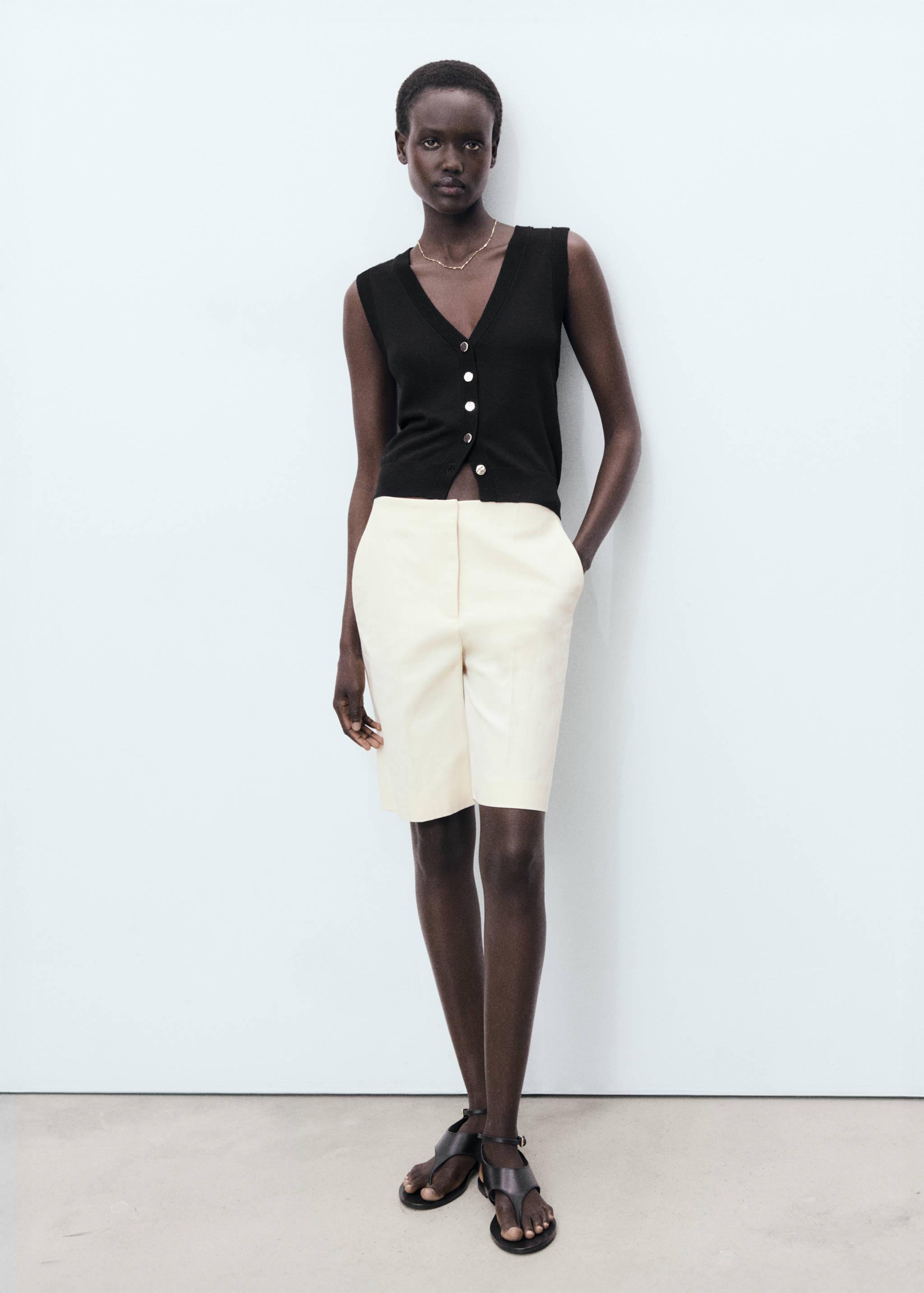 صدرية بالحياكة الدقيقة بأزرار - رؤية عامة