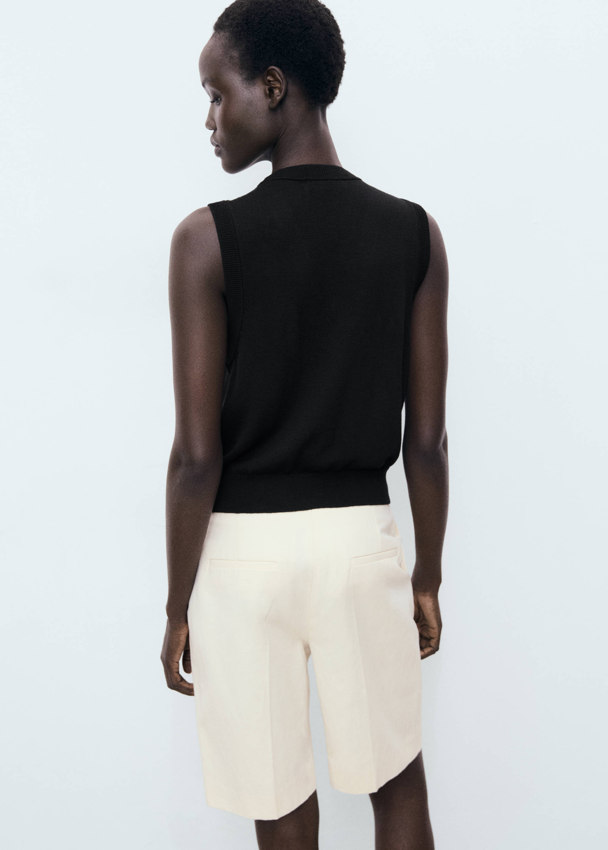 صدرية بالحياكة الدقيقة بأزرار - الجهة الخلفية للمنتج