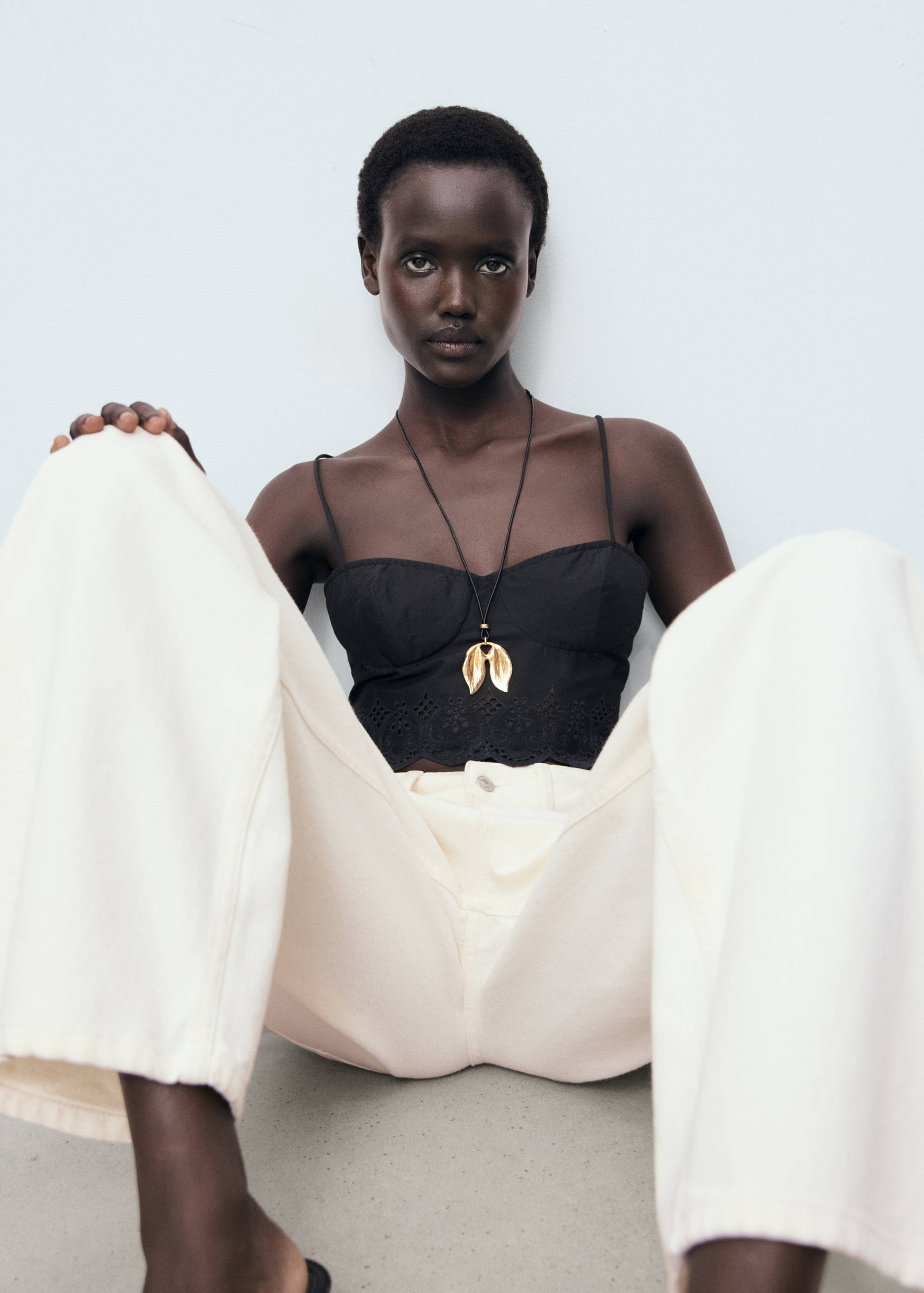 Embroidered crop top - Details of the article 2