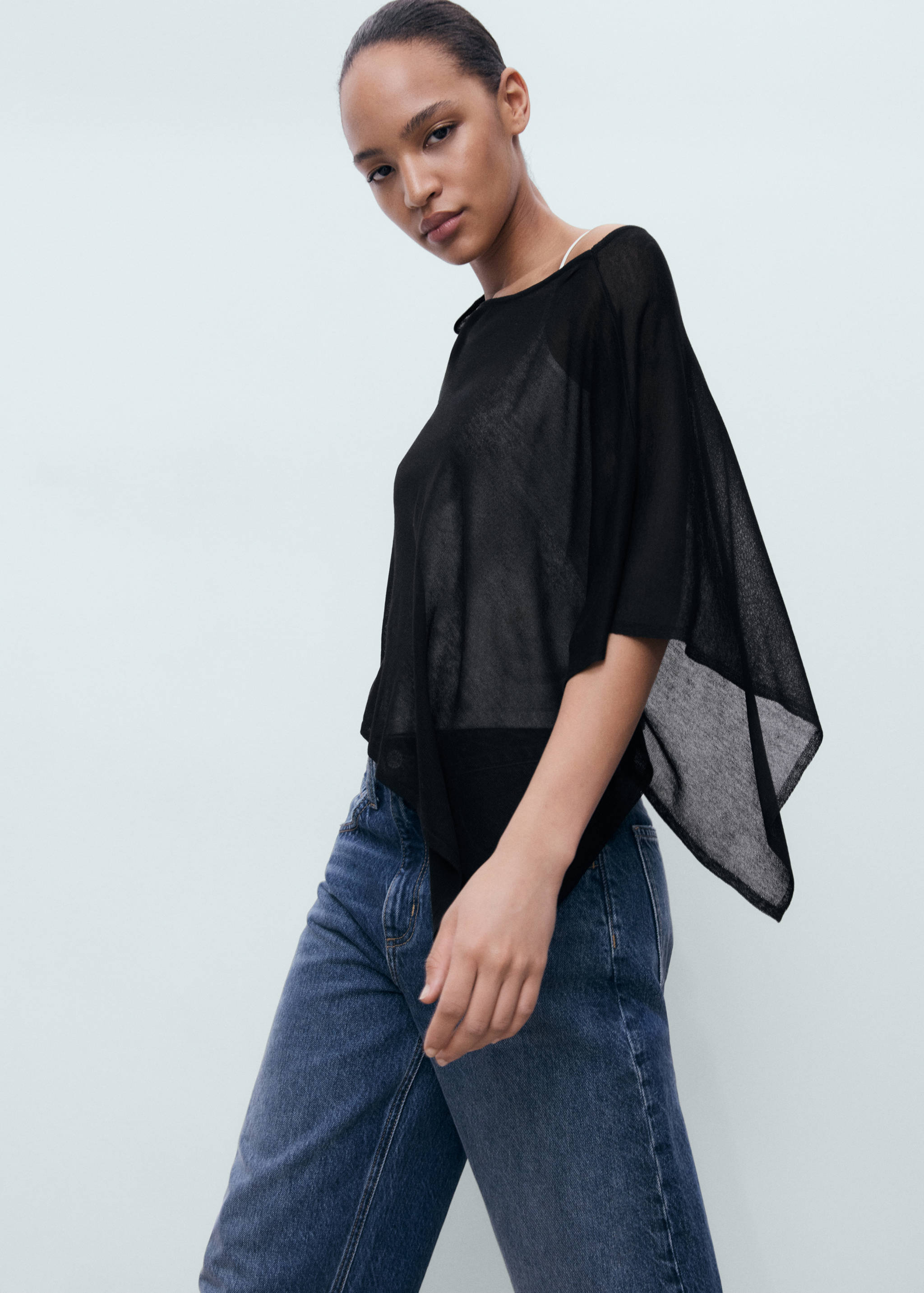 Asymmetrical knitted cape - Details of the article 2