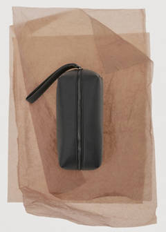 Contrast-strap pebbled cosmetic bag — Black 5