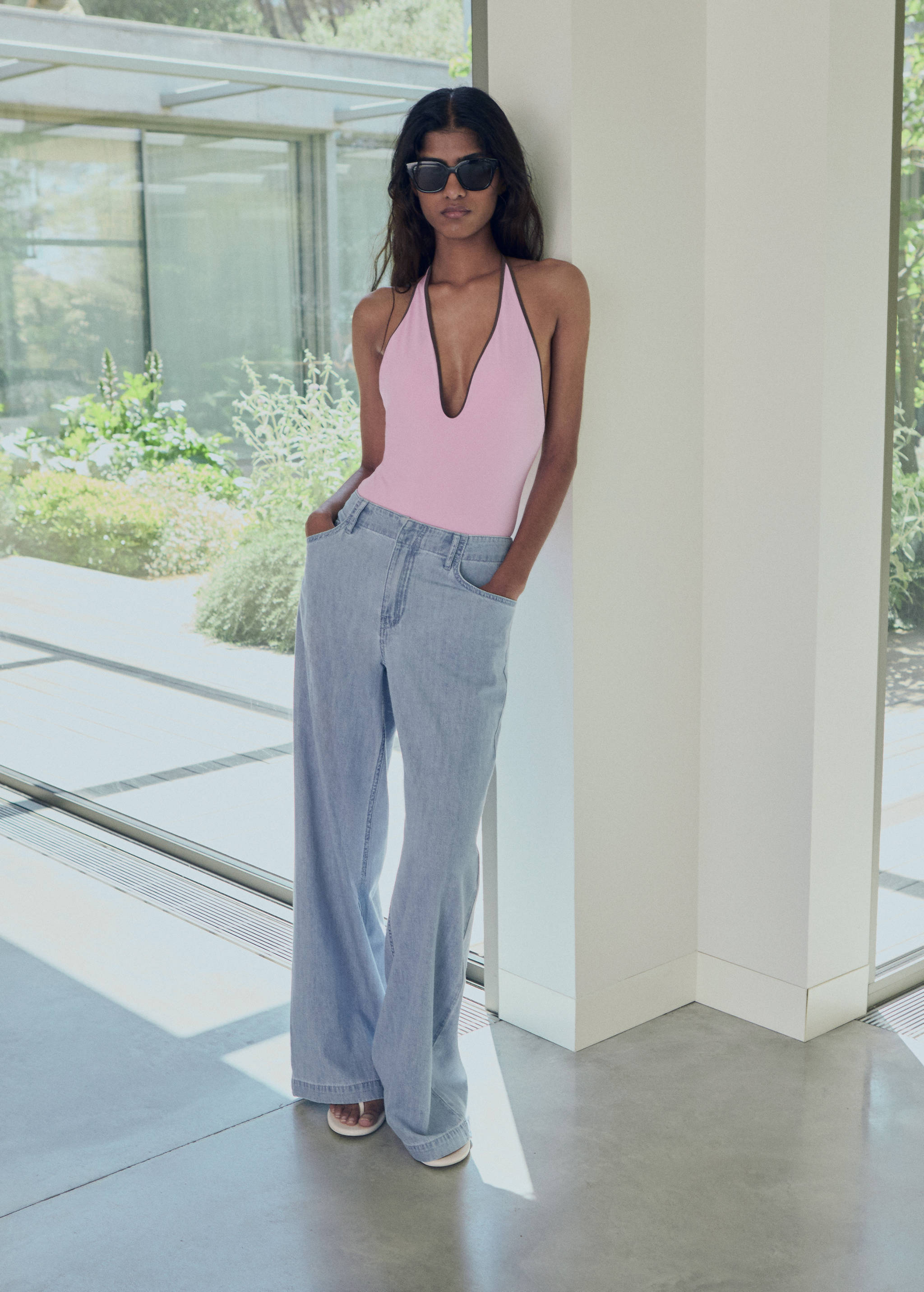 Mid-rise wide leg denim trousers - General plane