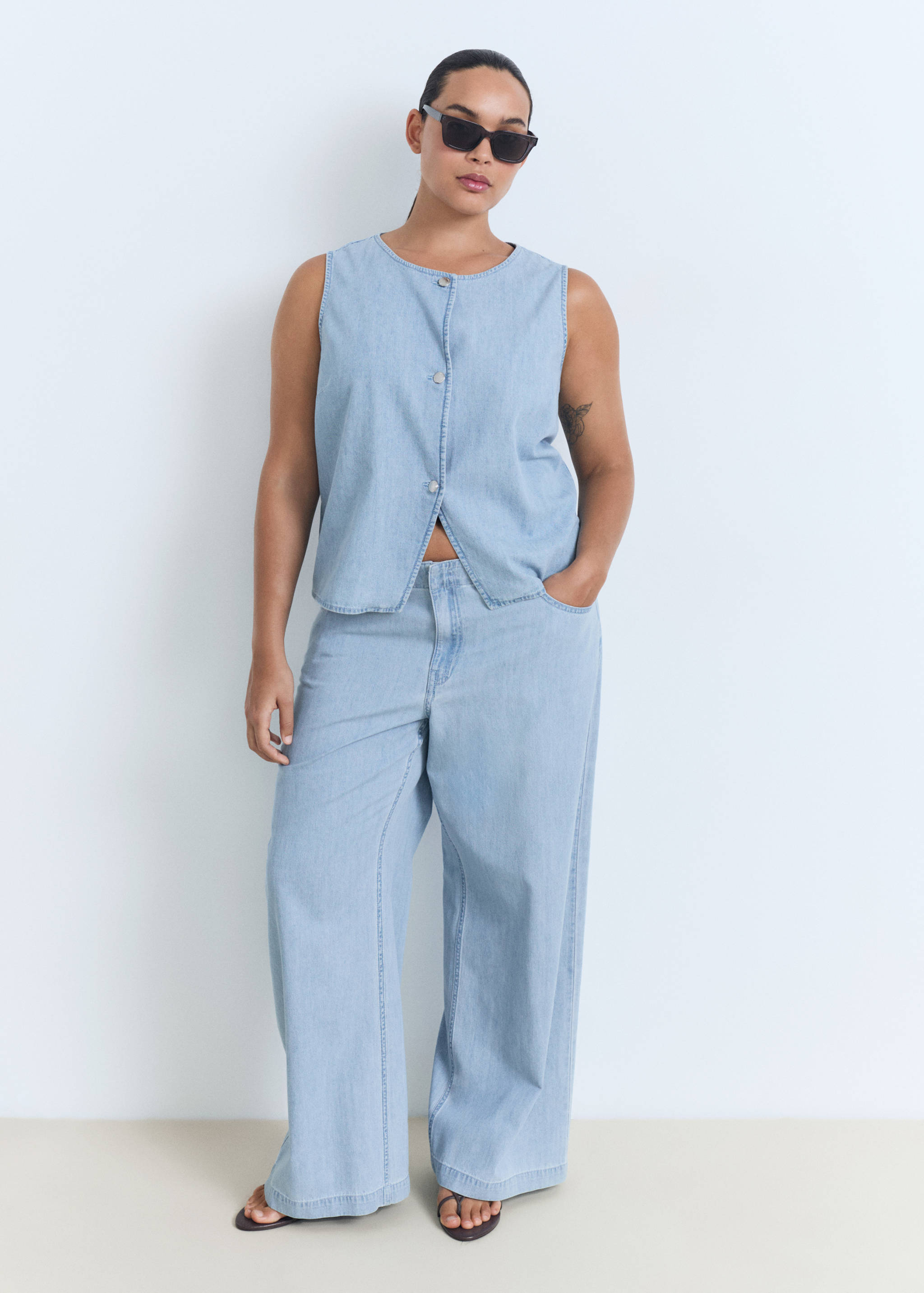 Mid-rise wide leg denim trousers - Details of the article 3