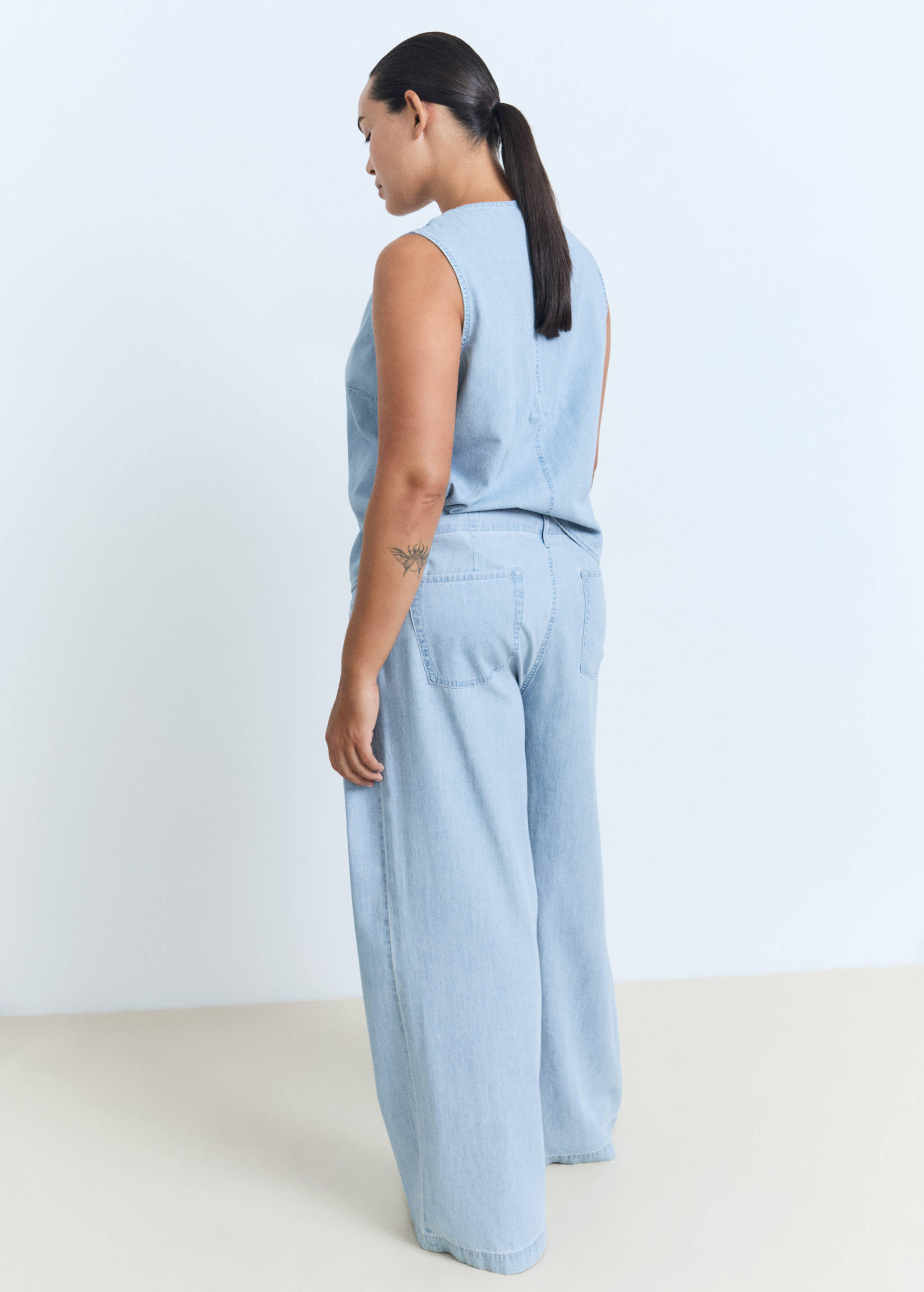 Mid-rise wide leg denim trousers - Details of the article 4