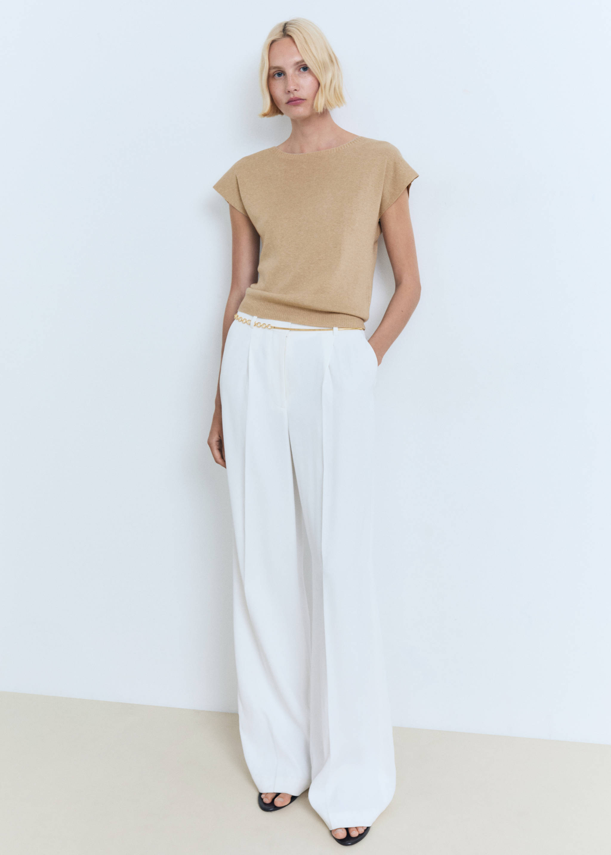 Short-sleeved fine-knit sweater - General plane