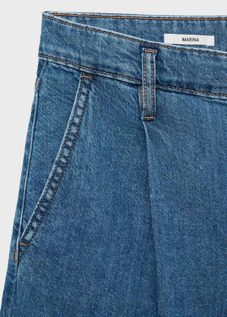 Mid-rise denim bermuda shorts with pleats — Medium Blue