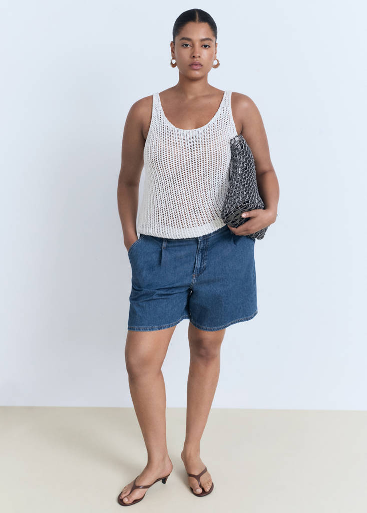 Mid-rise denim bermuda shorts with pleats — Medium Blue