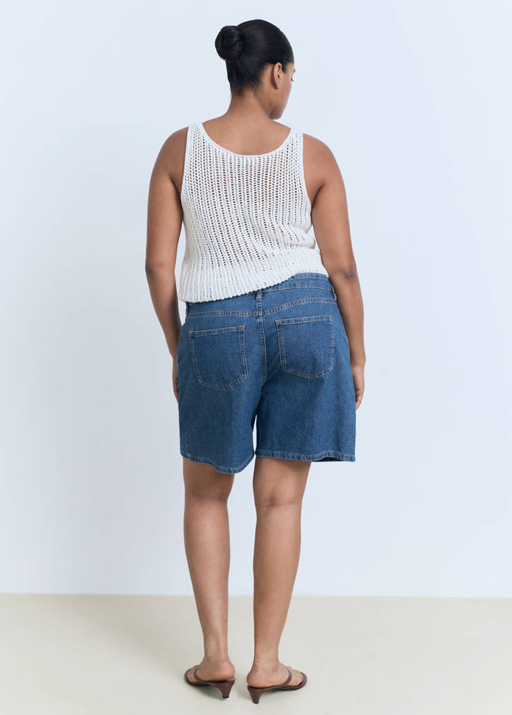 Mid-rise denim bermuda shorts with pleats — Medium Blue