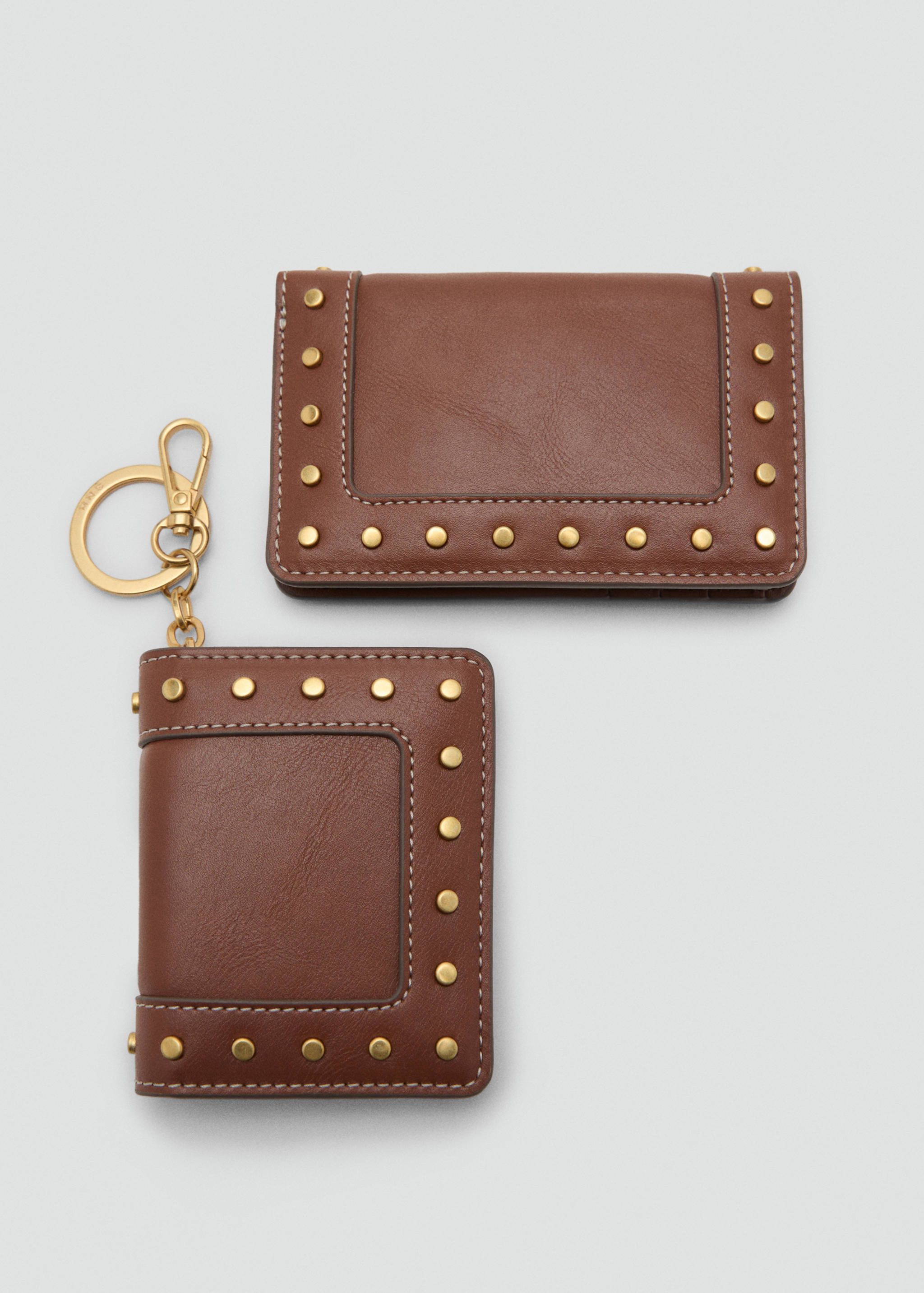 Studded wallet with keychain detail - Details of the article 2