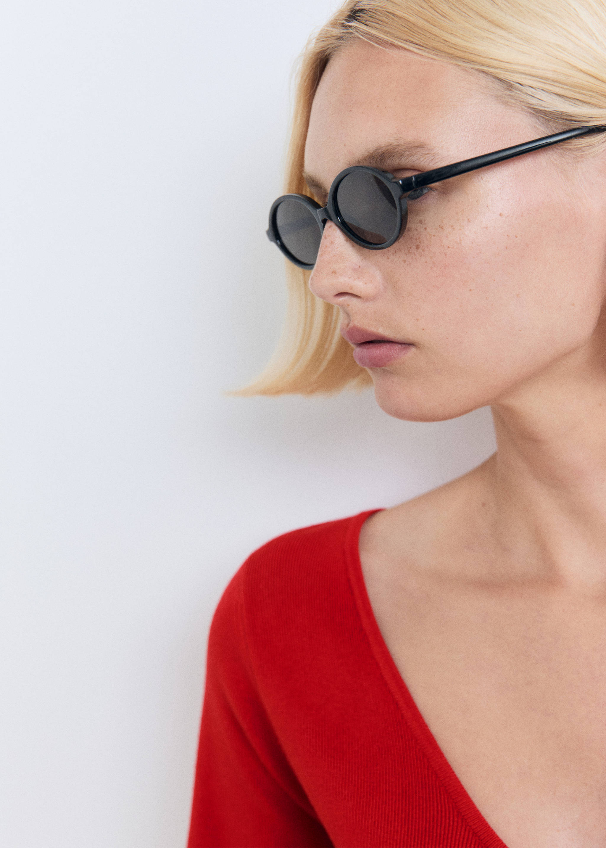 Knitted dress with bow neckline - Details of the article 1