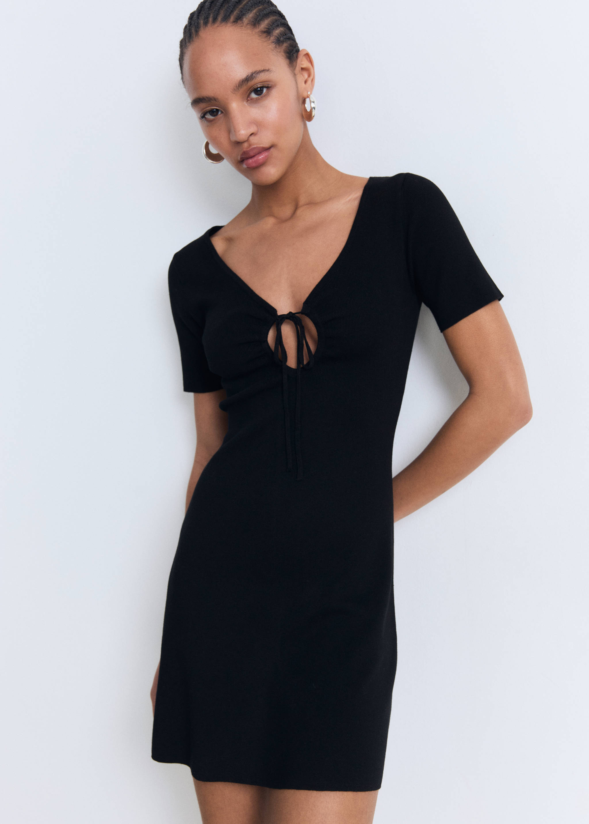 Knitted dress with bow neckline - Medium plane