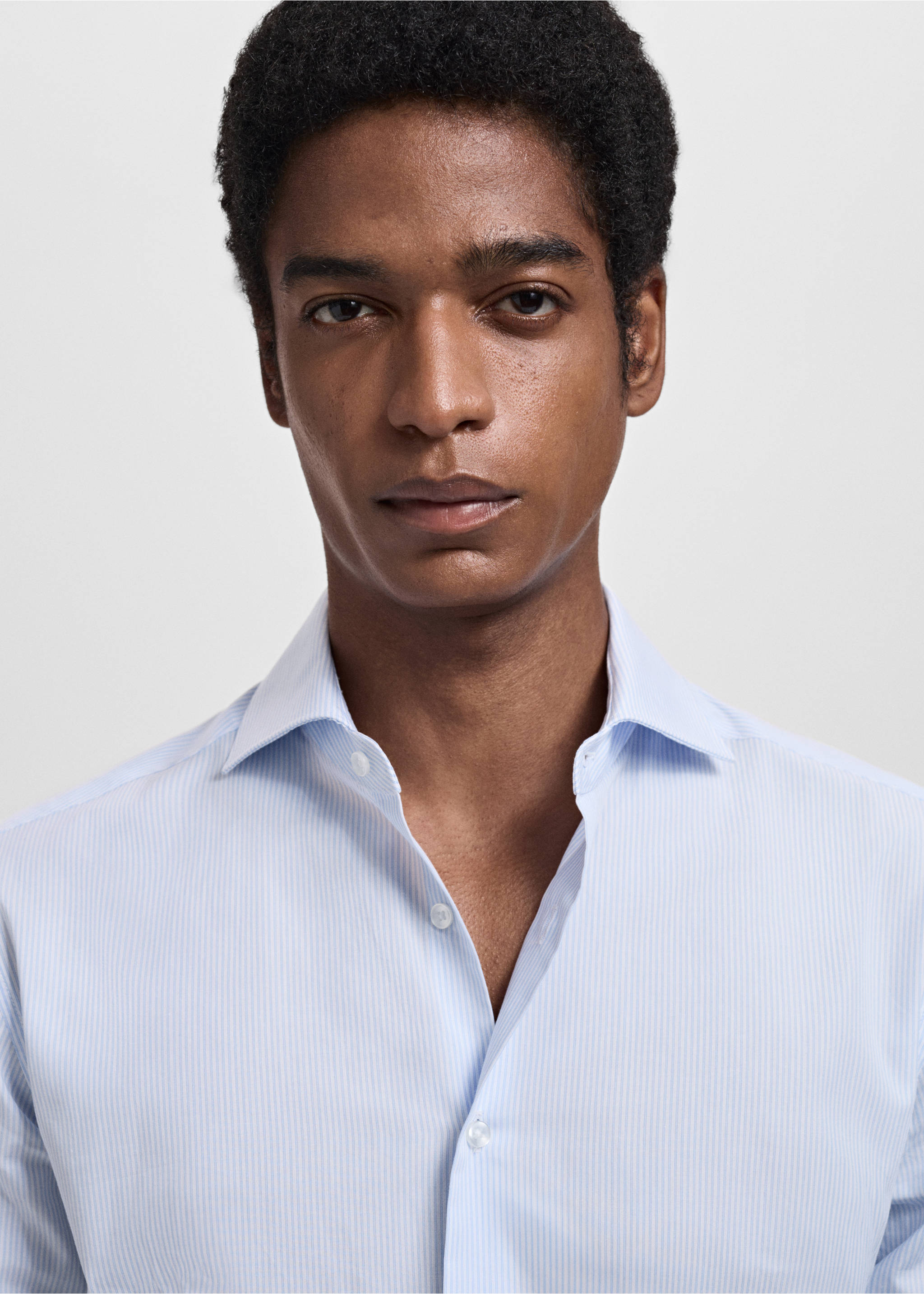 Chemise costume slim fit milleraies - Détail de l'article 1, Bleu. Ref: 17061227-00.