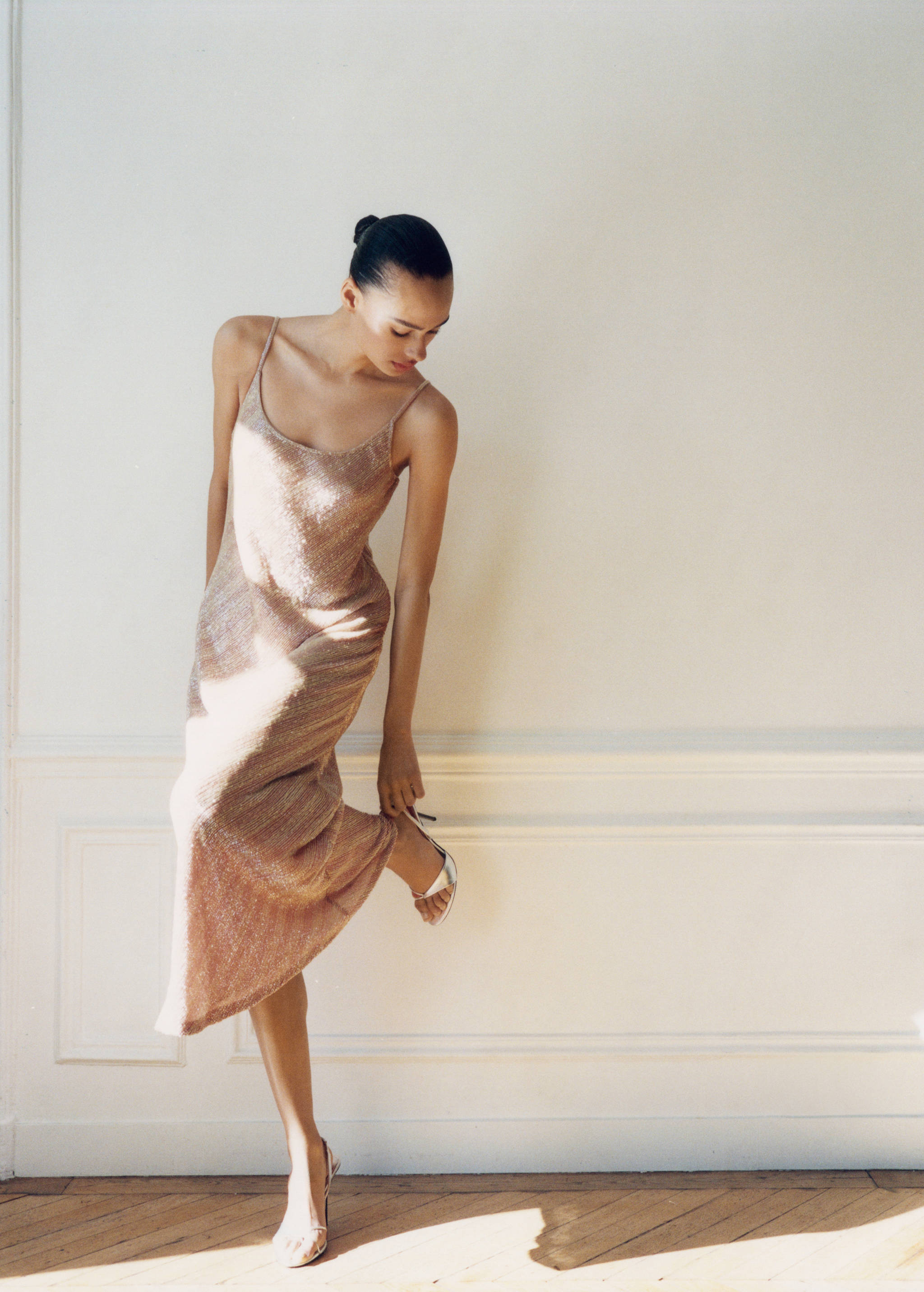 Rochii cu paiete și spate decoltat - Detaliu al articolului 1