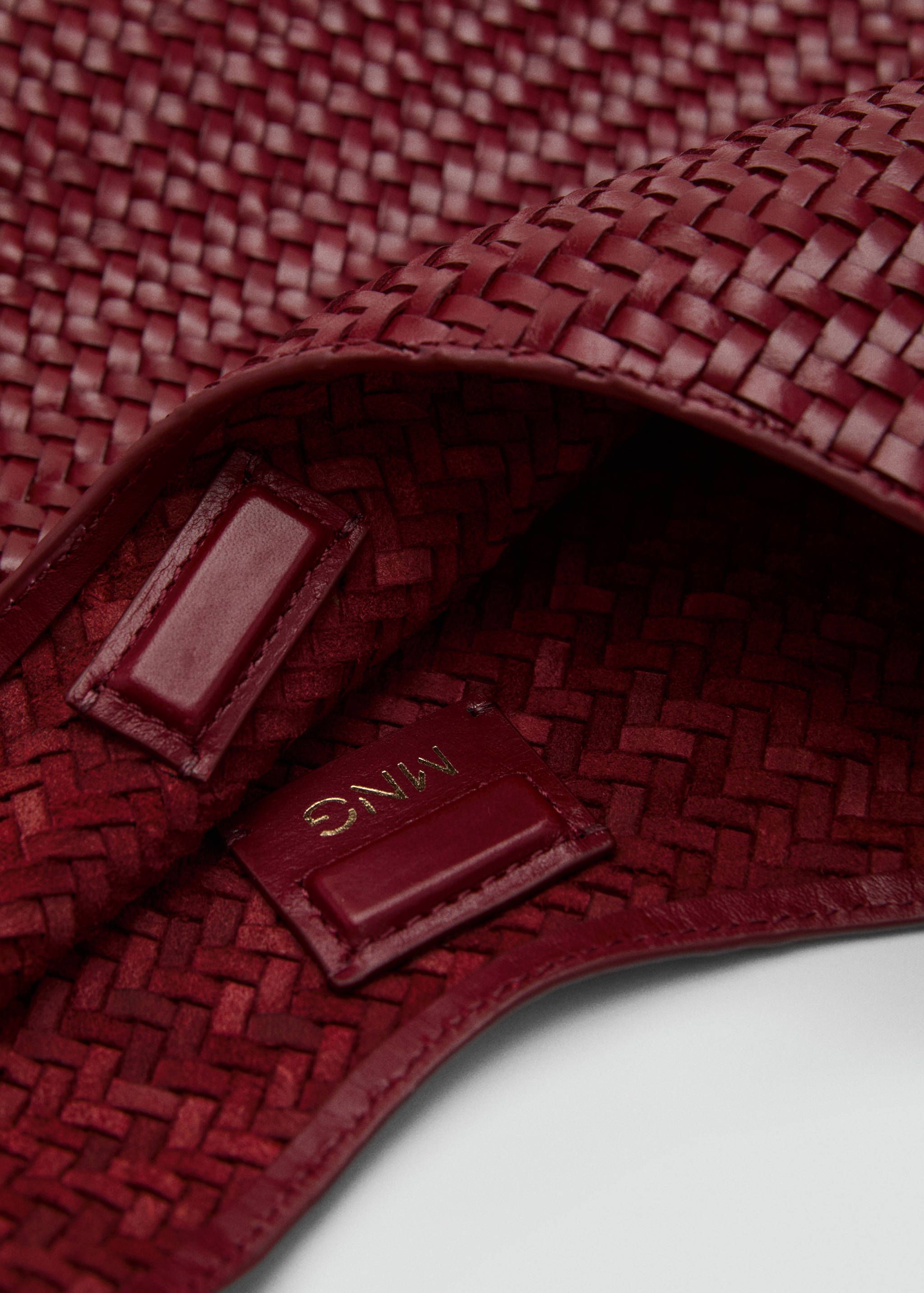 Μεσαία τσάντα ώμου δέρμα πλεγμένο - Λεπτομέρεια του προϊόντος 2