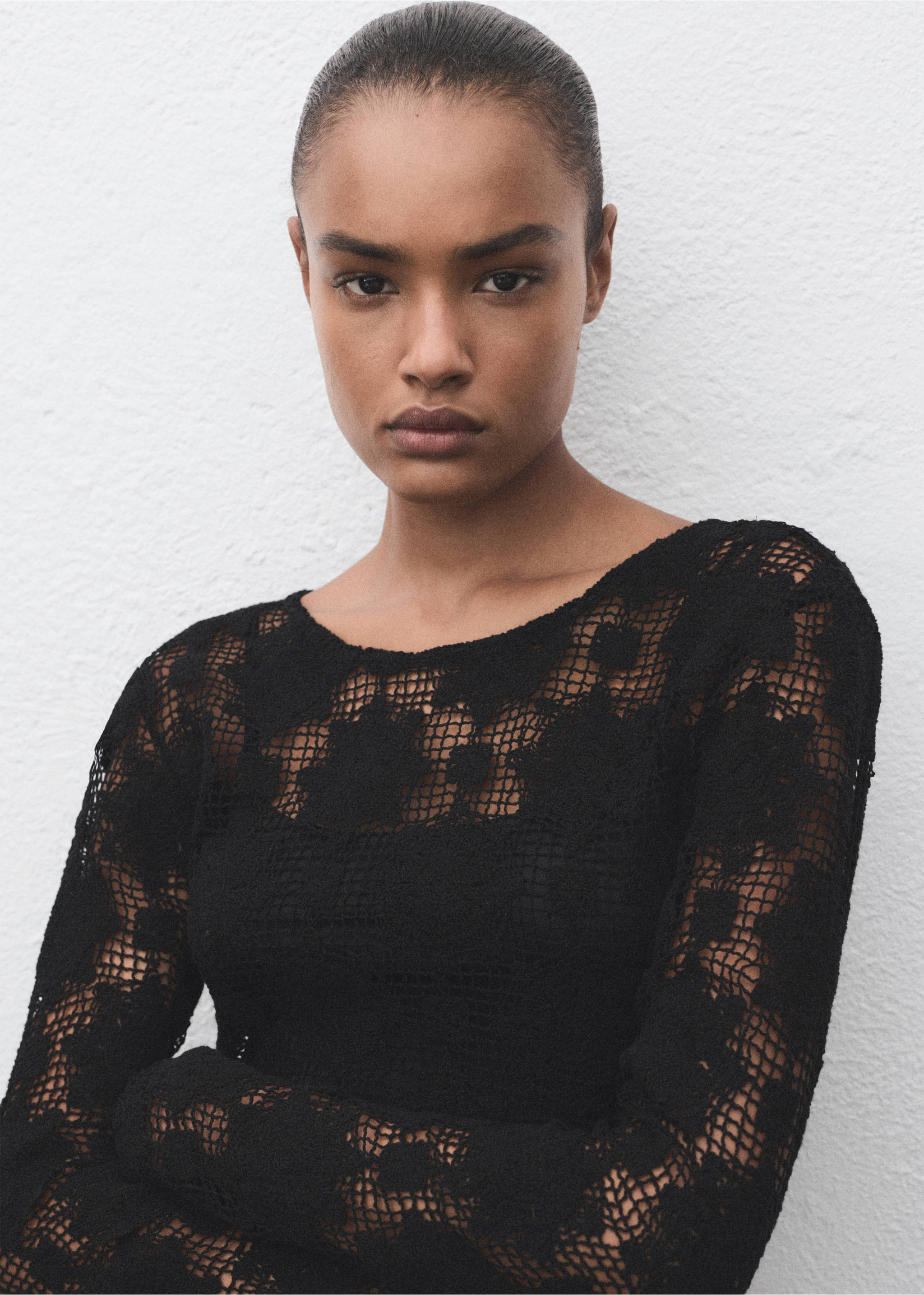 Crochet dress with back neckline - Details of the article 1, Black. Ref: 17061236-00.