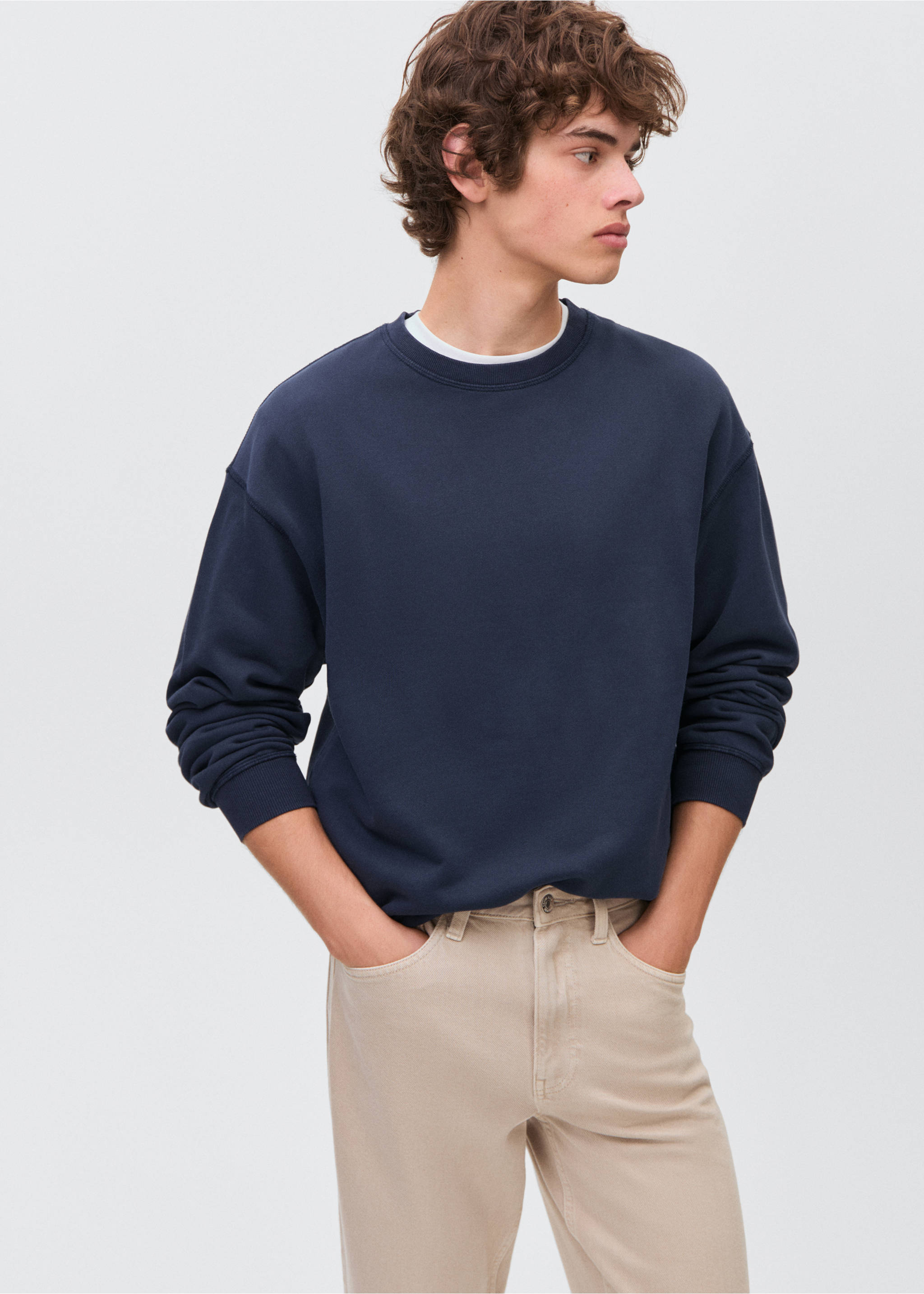 Базовый свитшот из хлопка - Средний план, Глубокий темно-синий. Ref: 17061237-00.