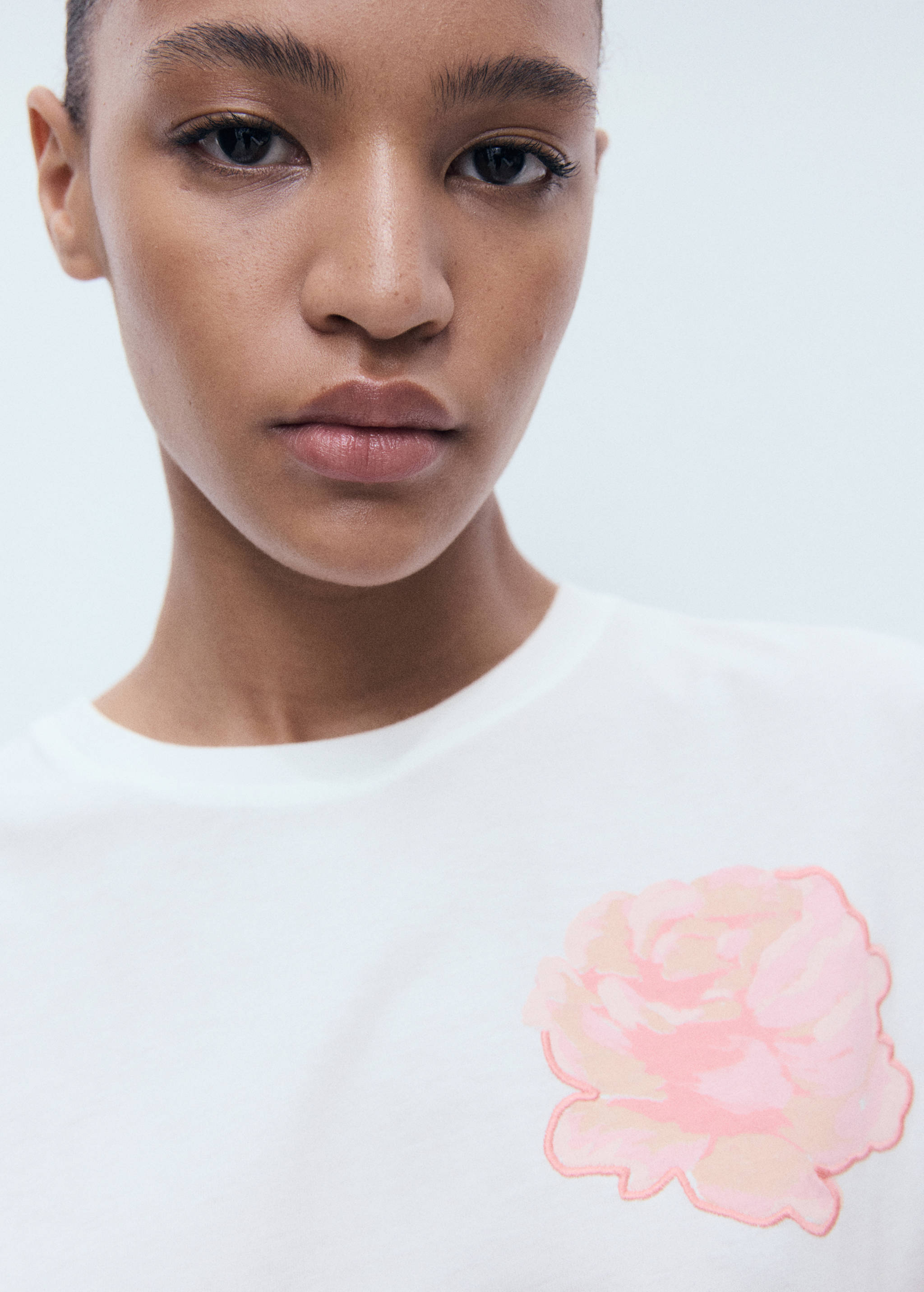 Cotton t-shirt with flower detail - Details of the article 1