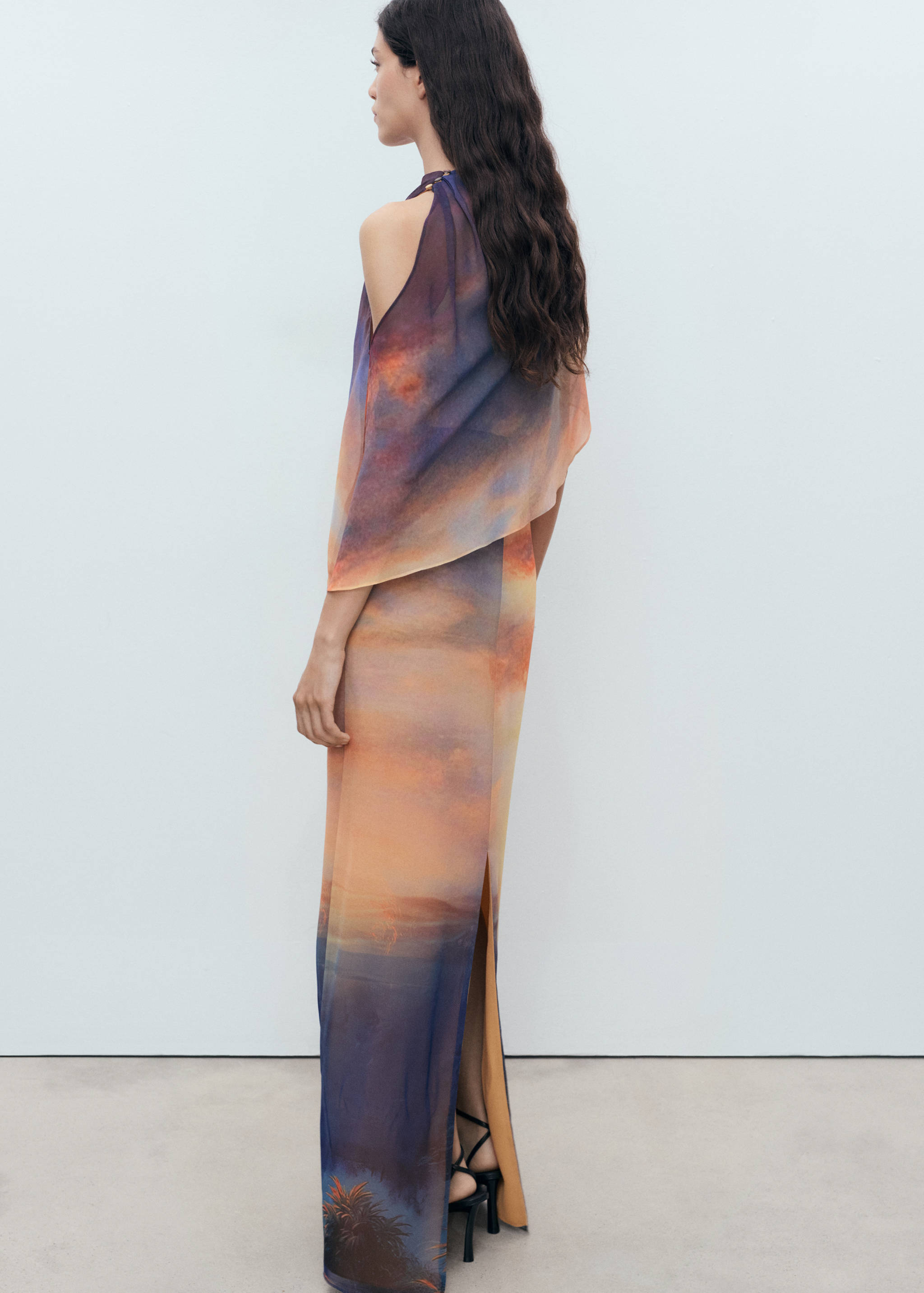 Vestido estampado capa asimétrica - Reverso del artículo