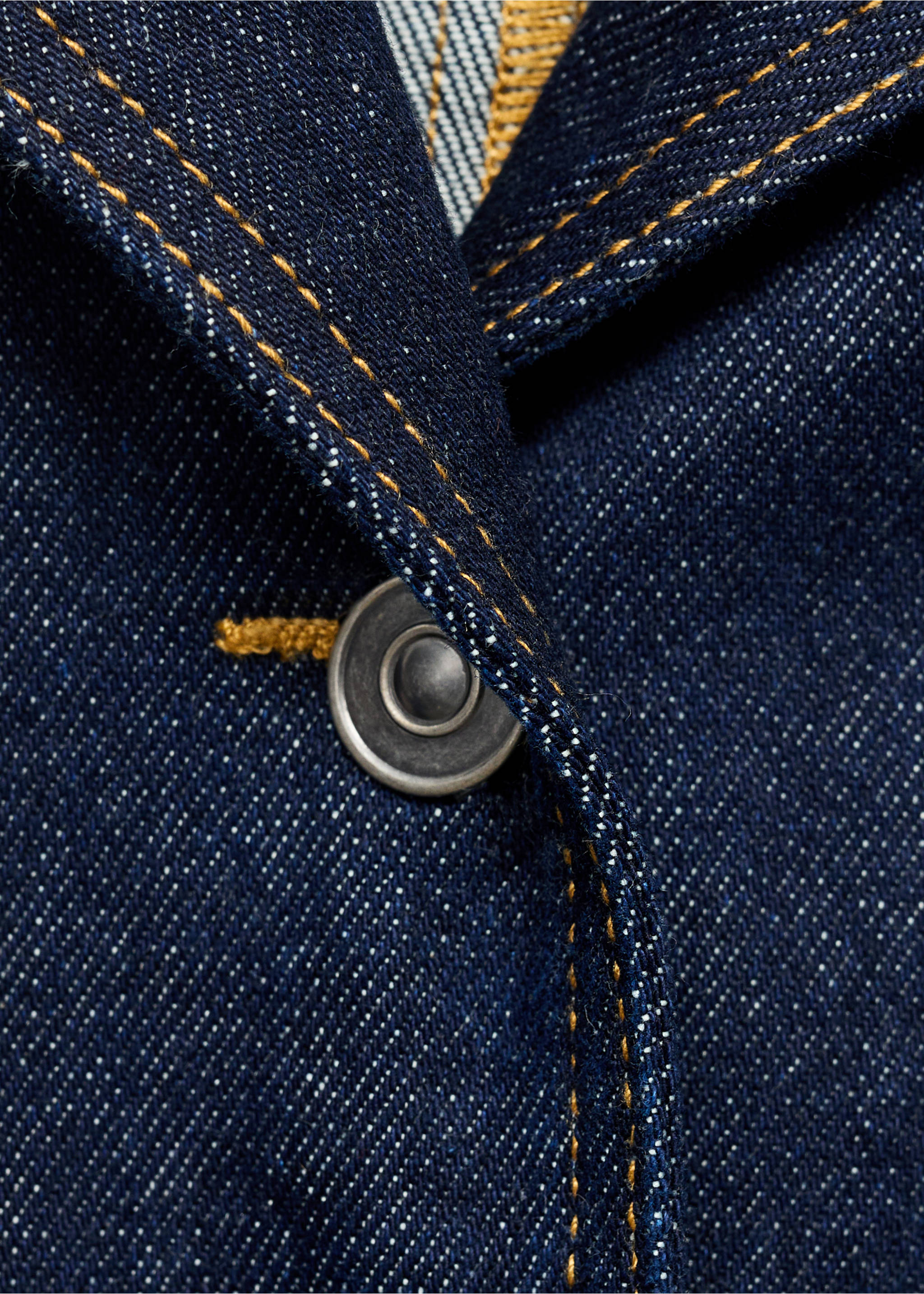 Fitted denim jacket with pockets - Details of the article 8, Open Blue. Ref: 17061266-00.