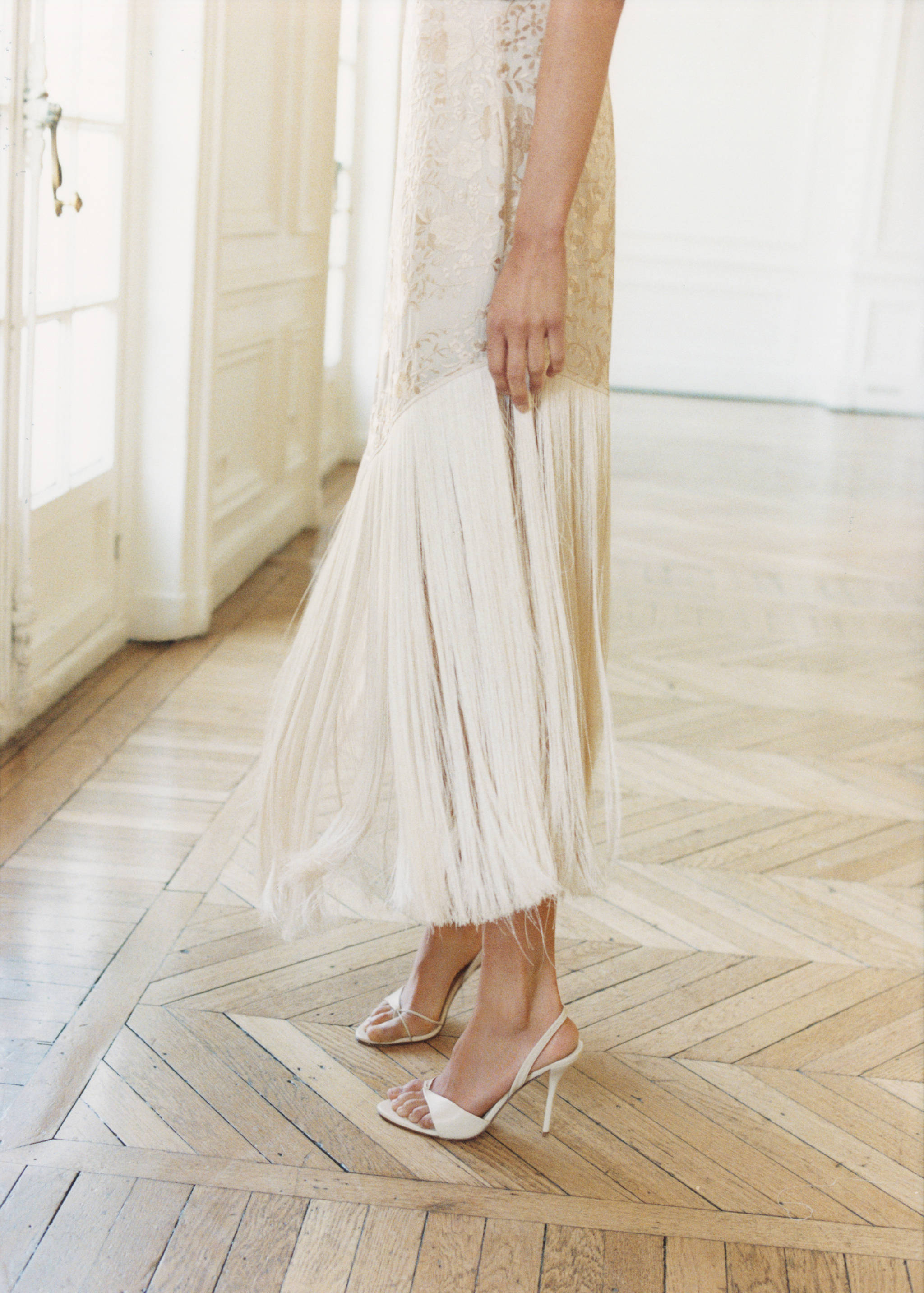 Sandale din piele cu toc în contrast - Plan general