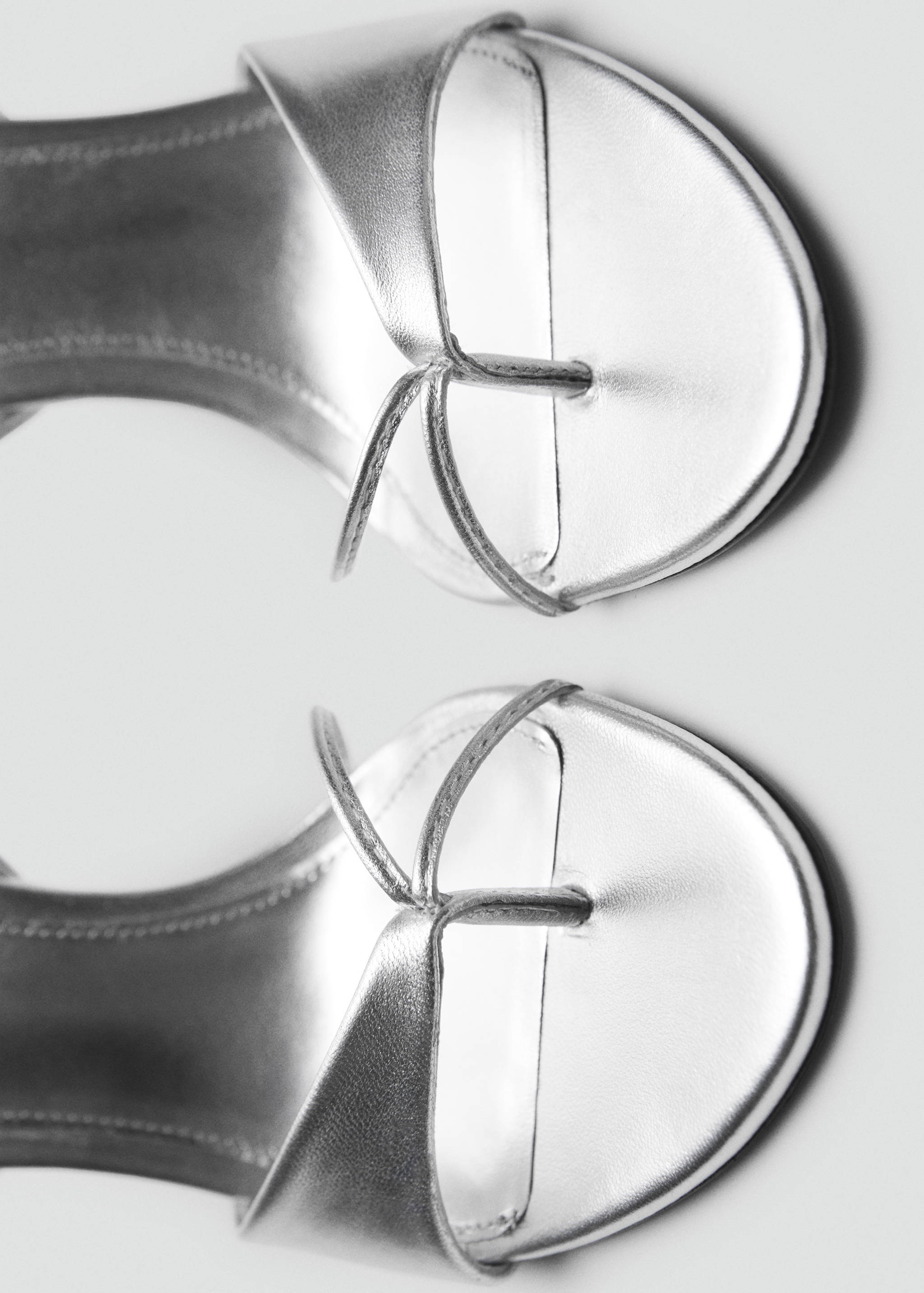 Leather sandals with contrasting heels - Details of the article 2