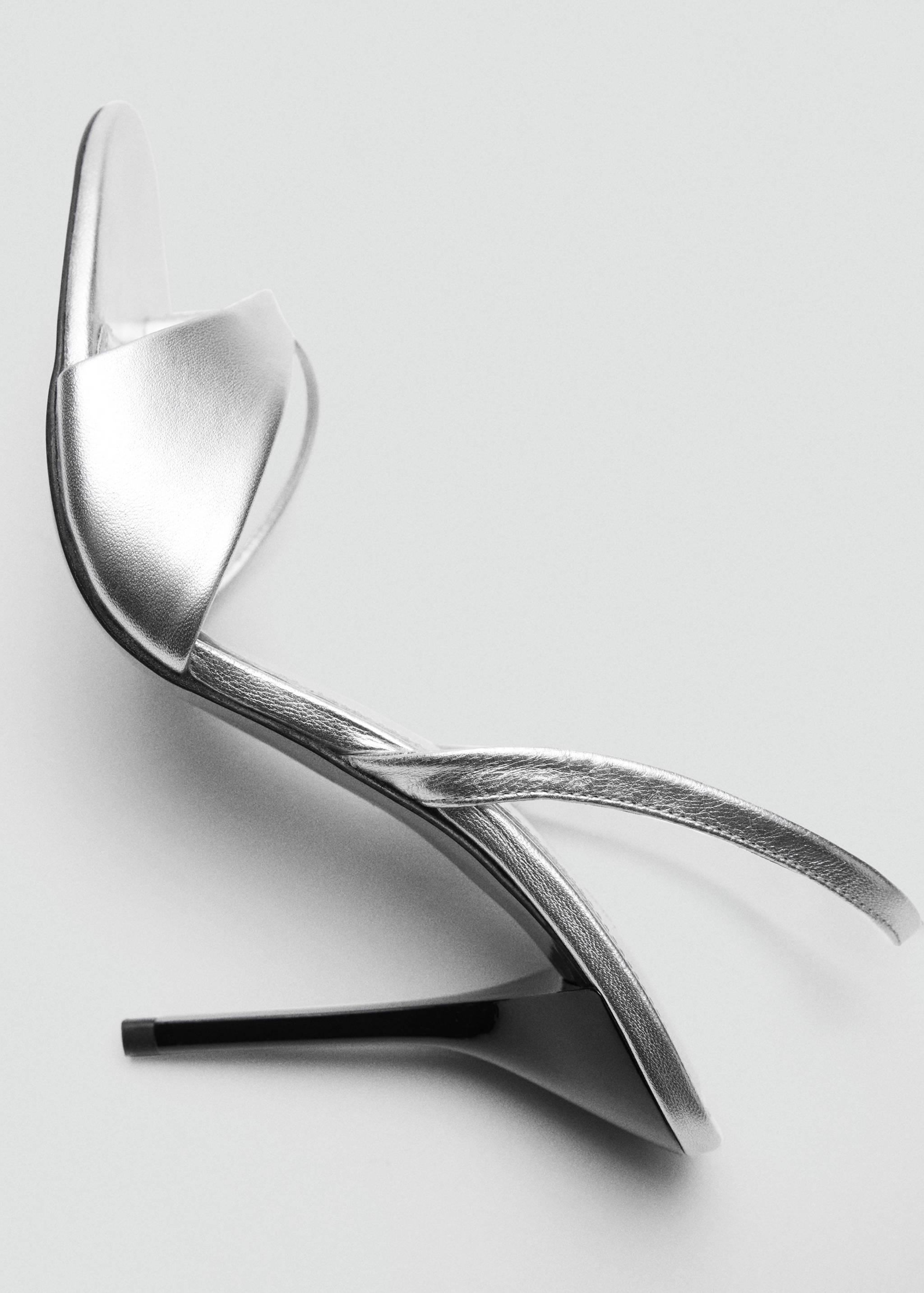 Leather sandals with contrasting heels - Details of the article 5