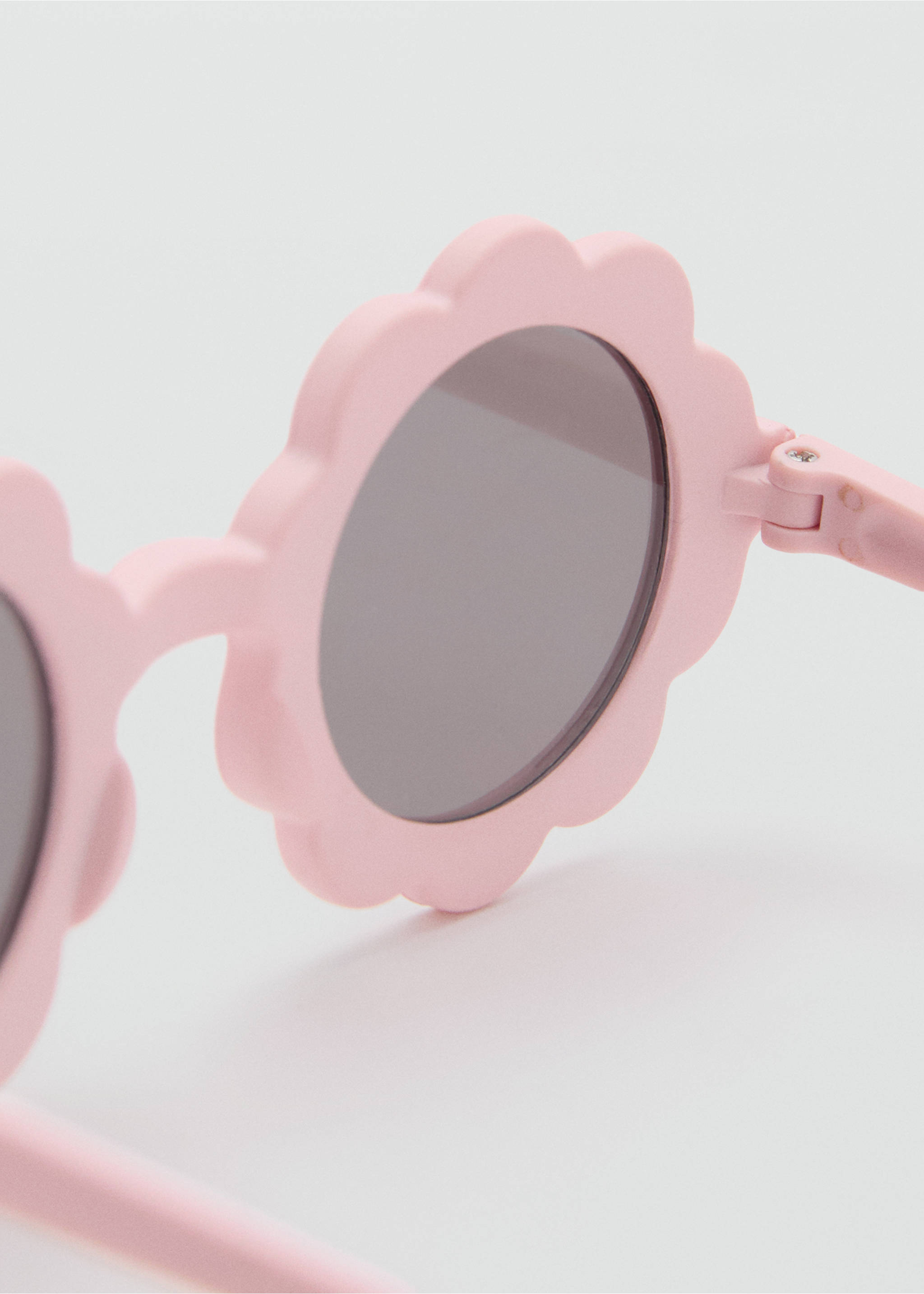 Flower sunglasses - Details of the article 1, Pale Pink. Ref: 17061272-00.