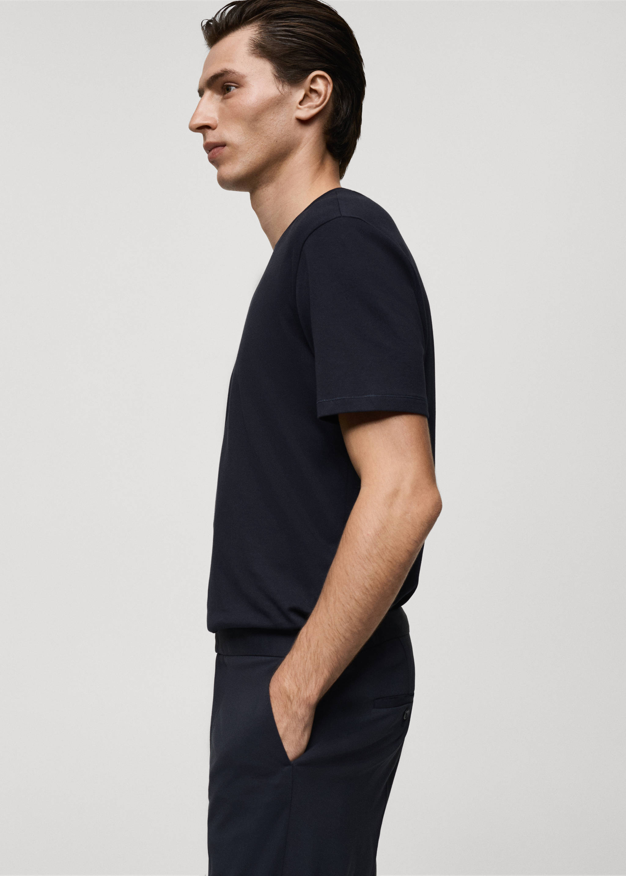Medium weight regular fit T-shirt - Details of the article 2