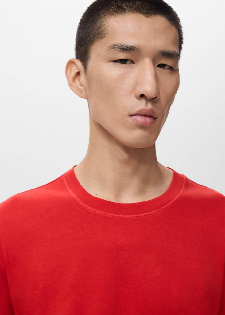 Medium weight regular fit T-shirt — Red