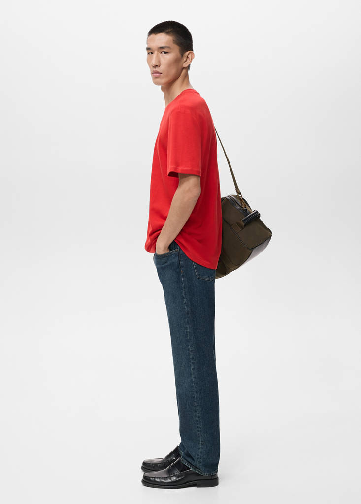 Medium weight regular fit T-shirt — Red