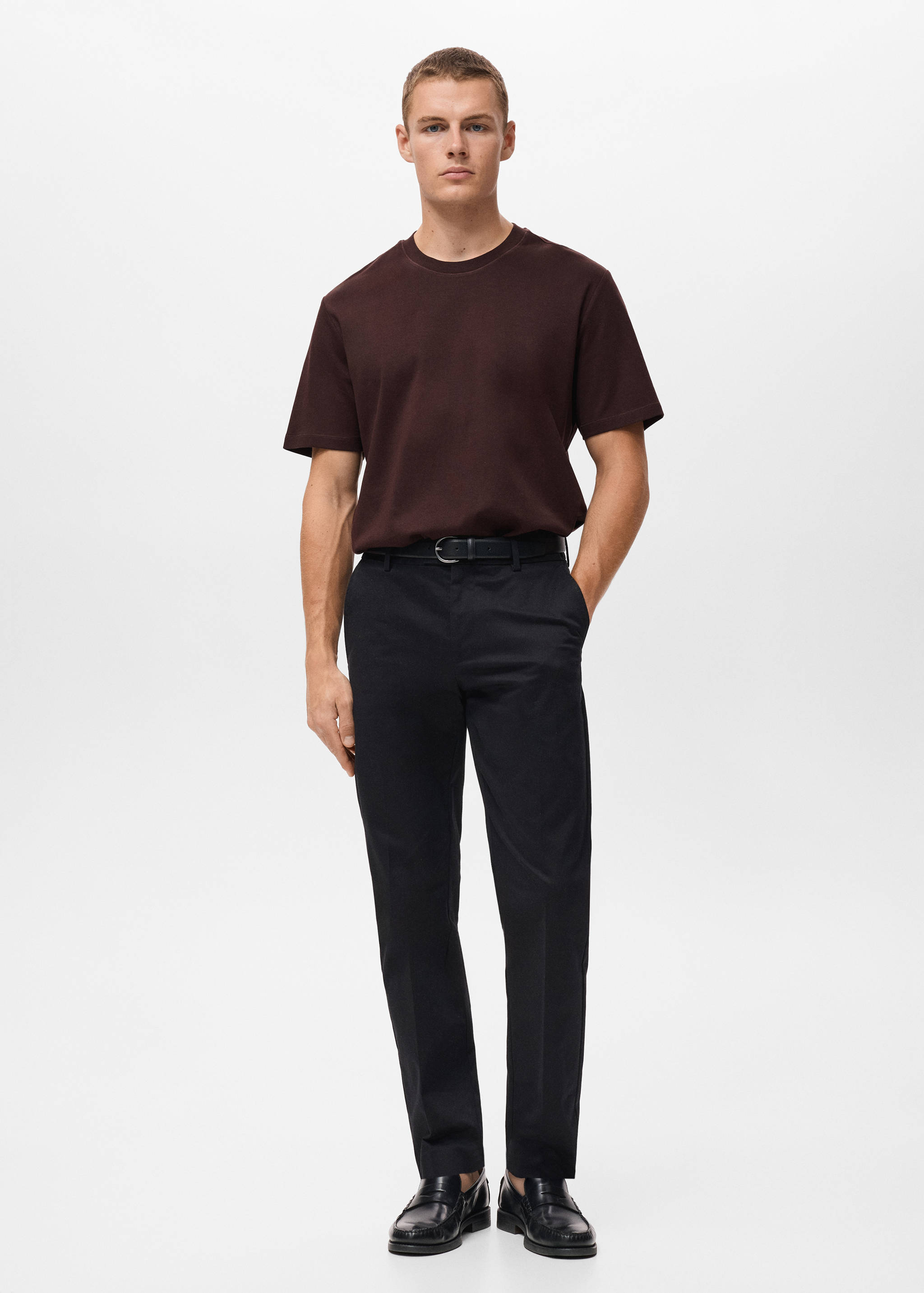 تي شيرت متوسط الوزن بقصة متوسطة - رؤية عامة