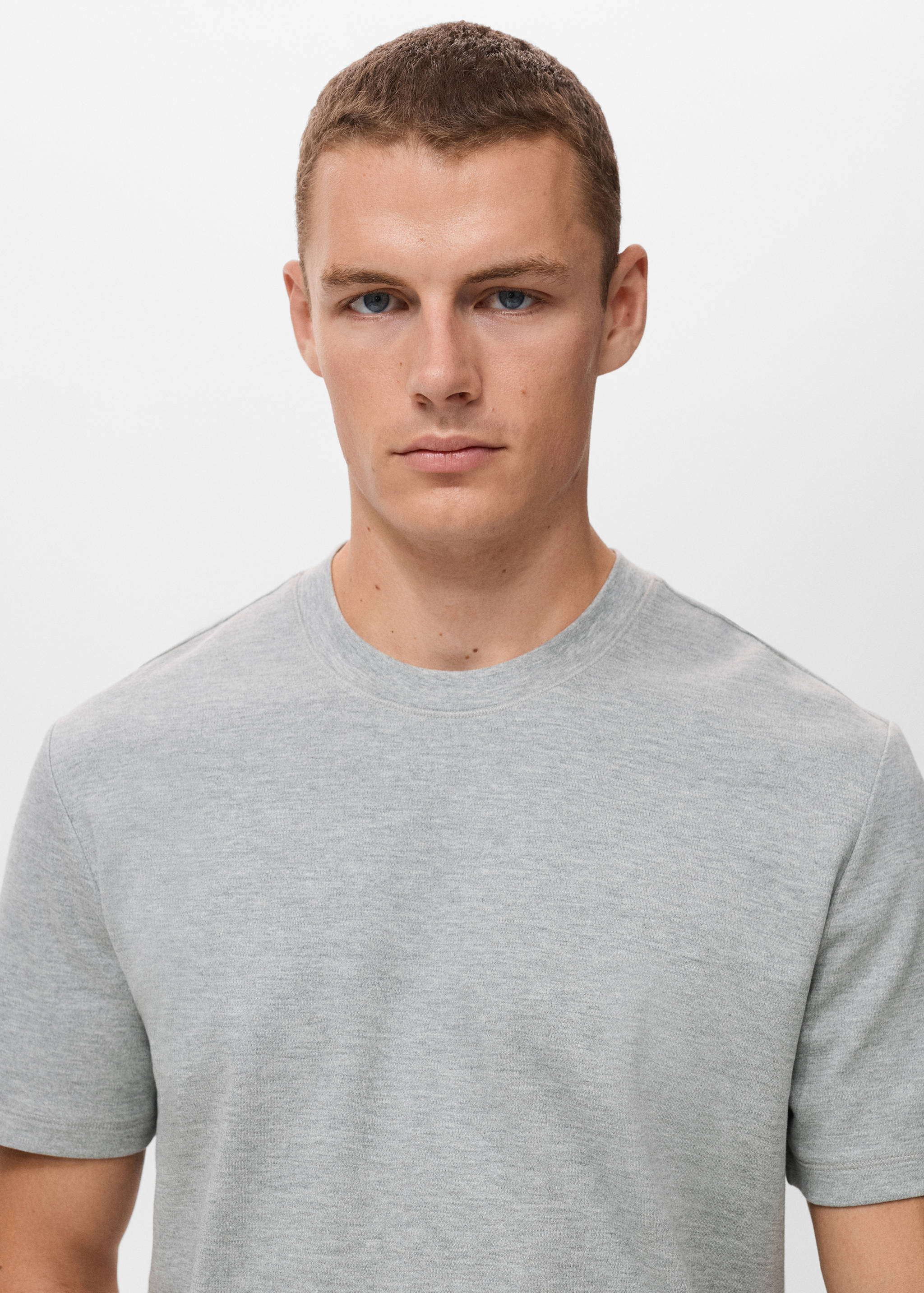 Medium weight regular fit T-shirt - Details of the article 1