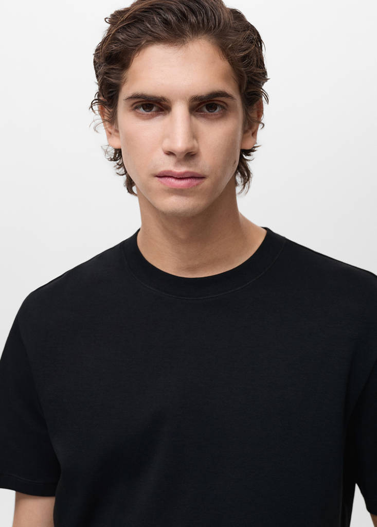 Medium weight regular fit T-shirt — Black