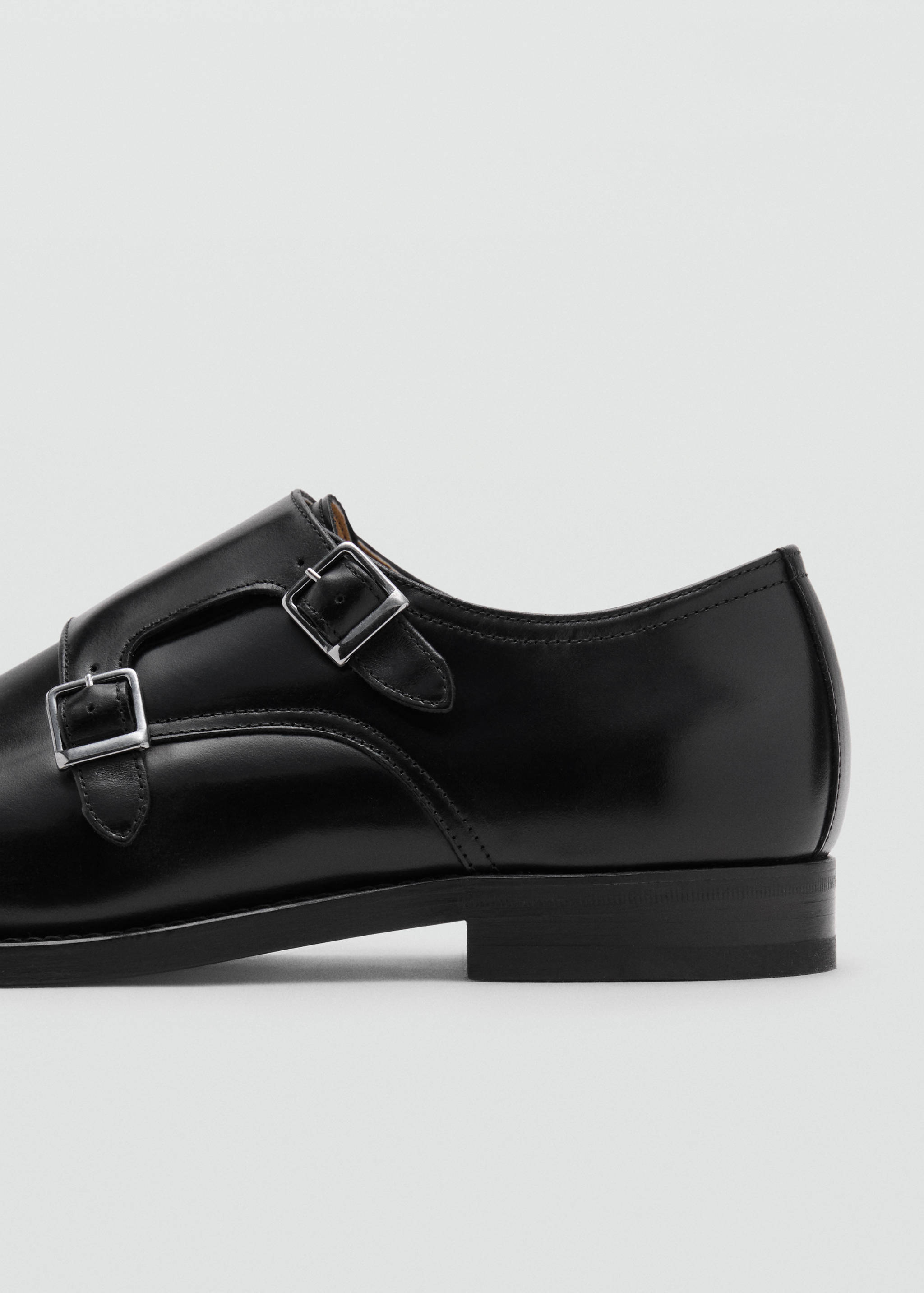 Double buckle leather shoe - Details of the article 1