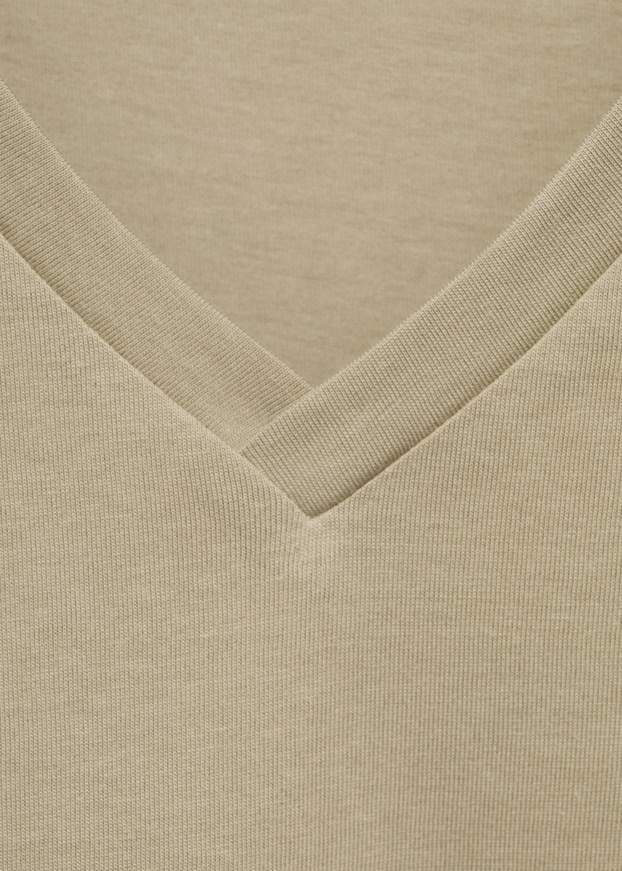 V-neck cotton T-shirt - Details of the article 8