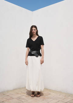 V-neck cotton T-shirt — Black 2