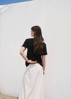 V-neck cotton T-shirt — Black 3