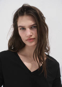 V-neck cotton T-shirt — Black 4