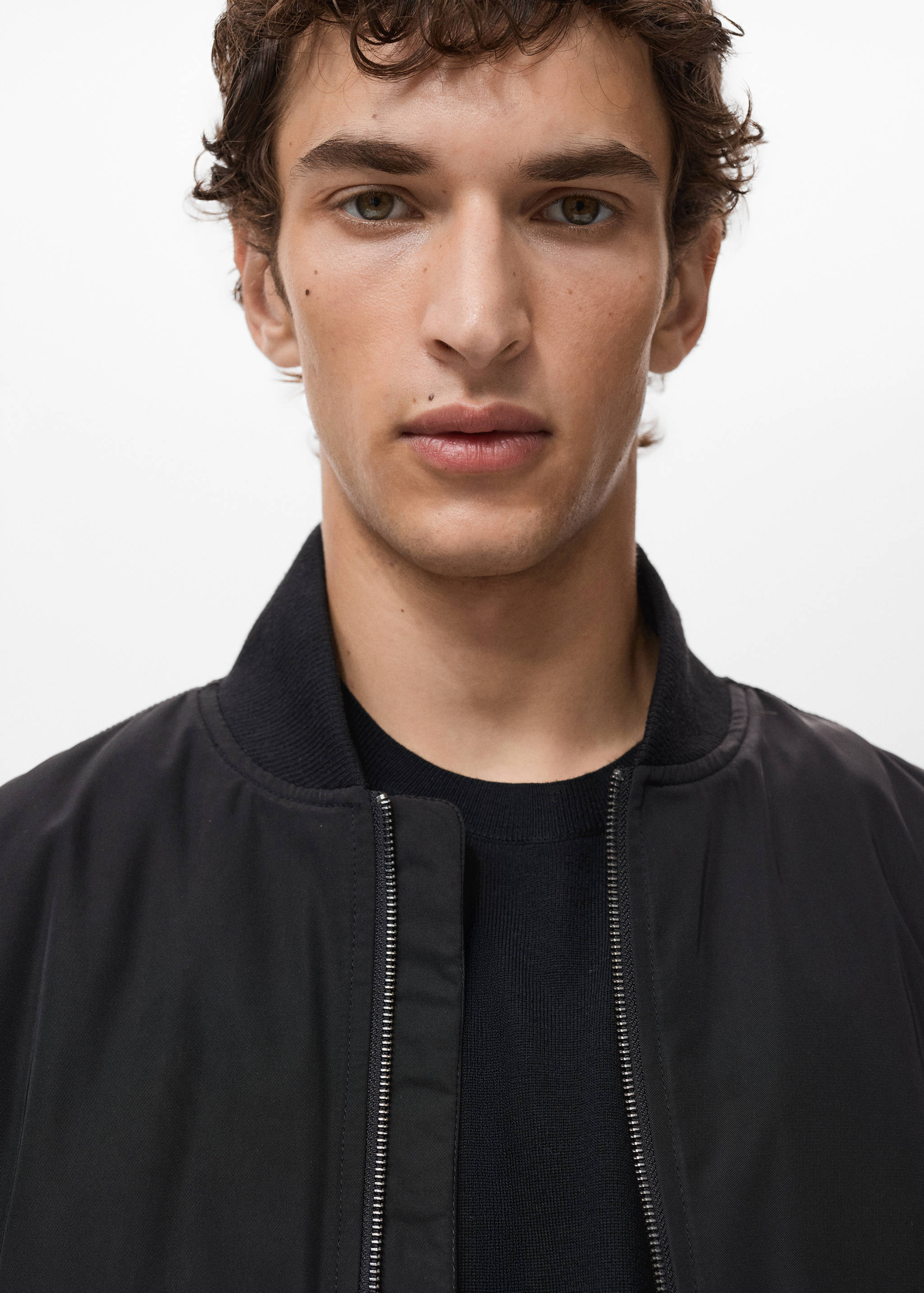 Water-repellent bomber jacket - Details of the article 1