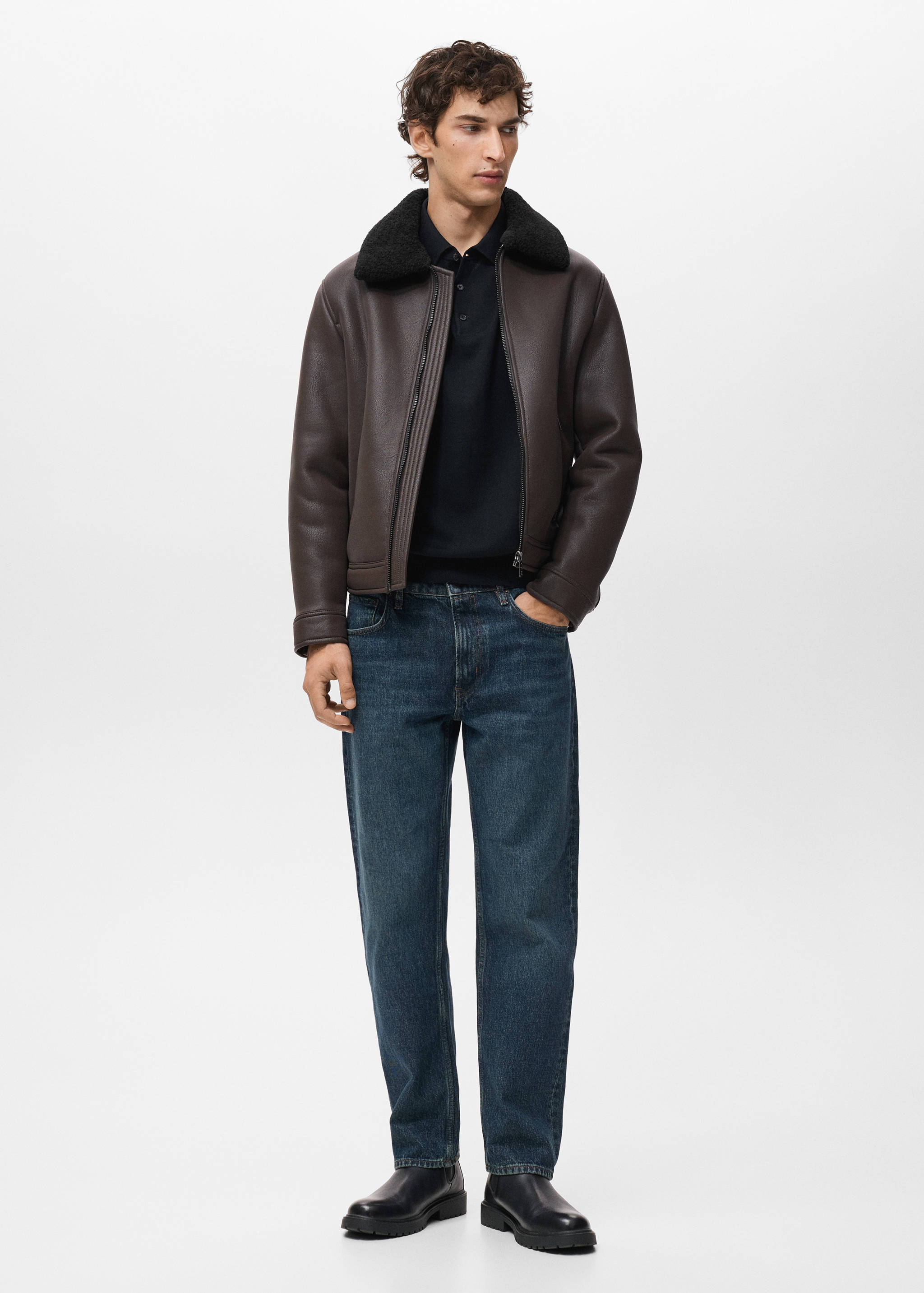 Geacă cu efect de piele și îmblănită la interior - Plan general